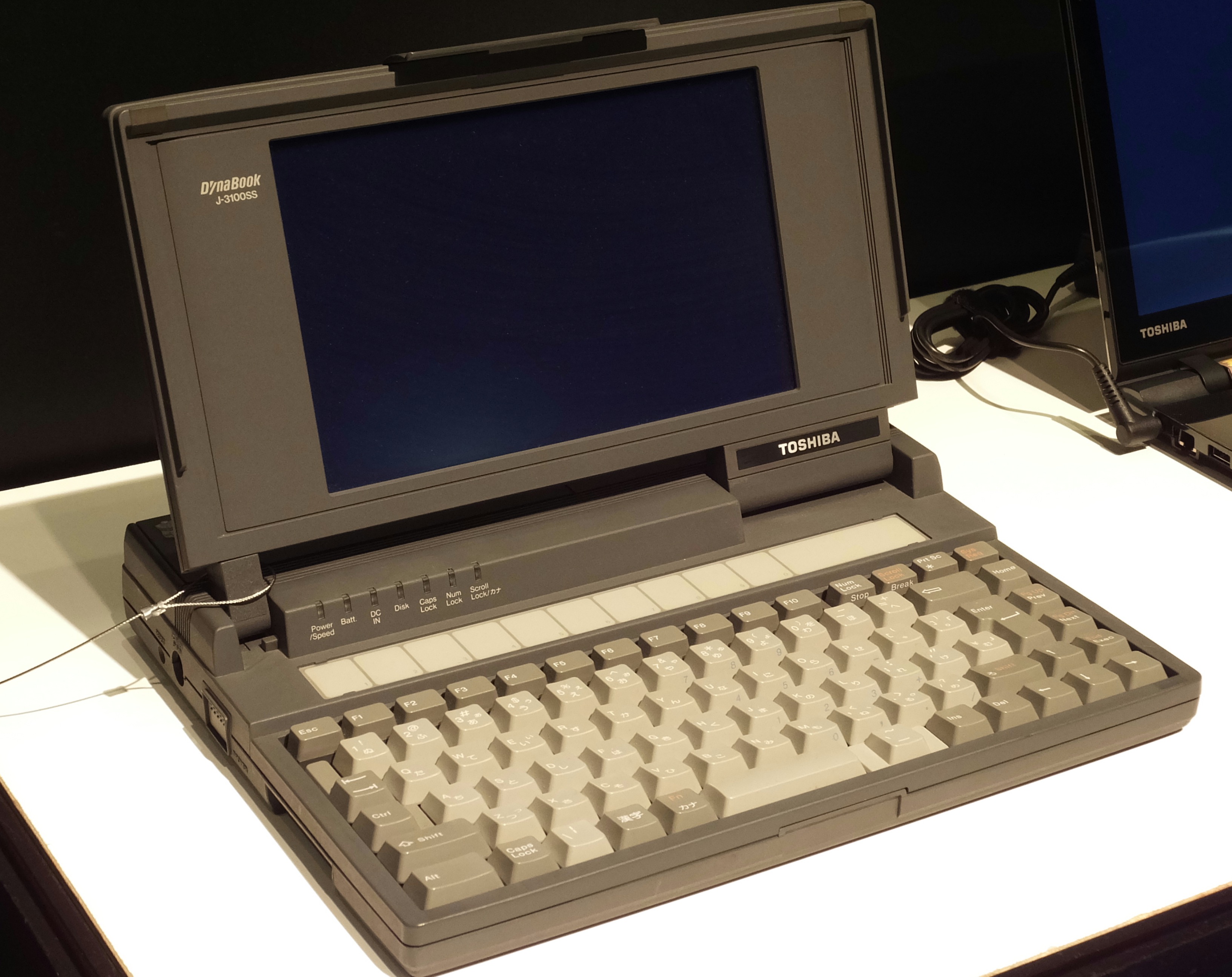 Первый ноутбук в мире
