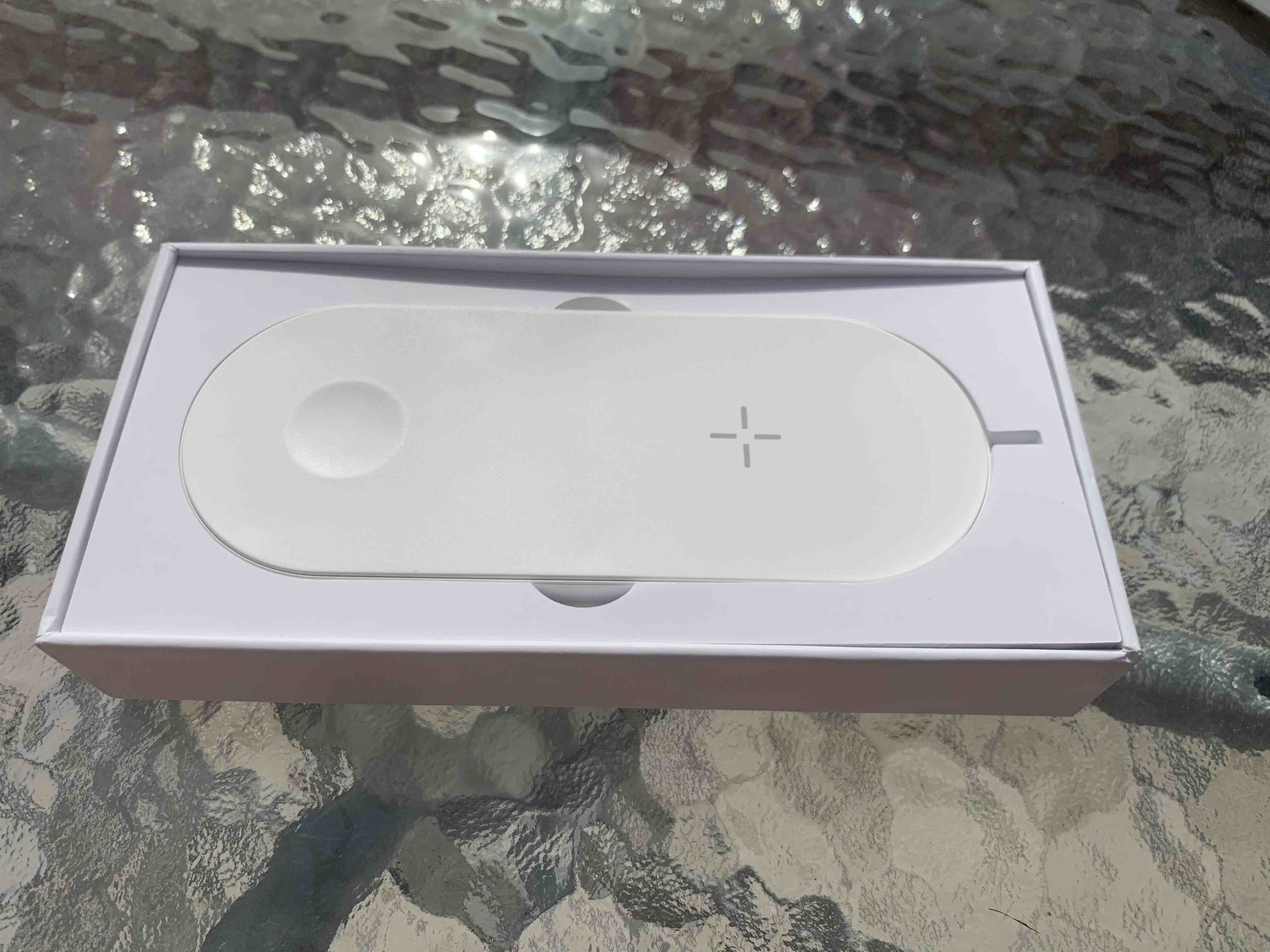 devia wireless charger side box