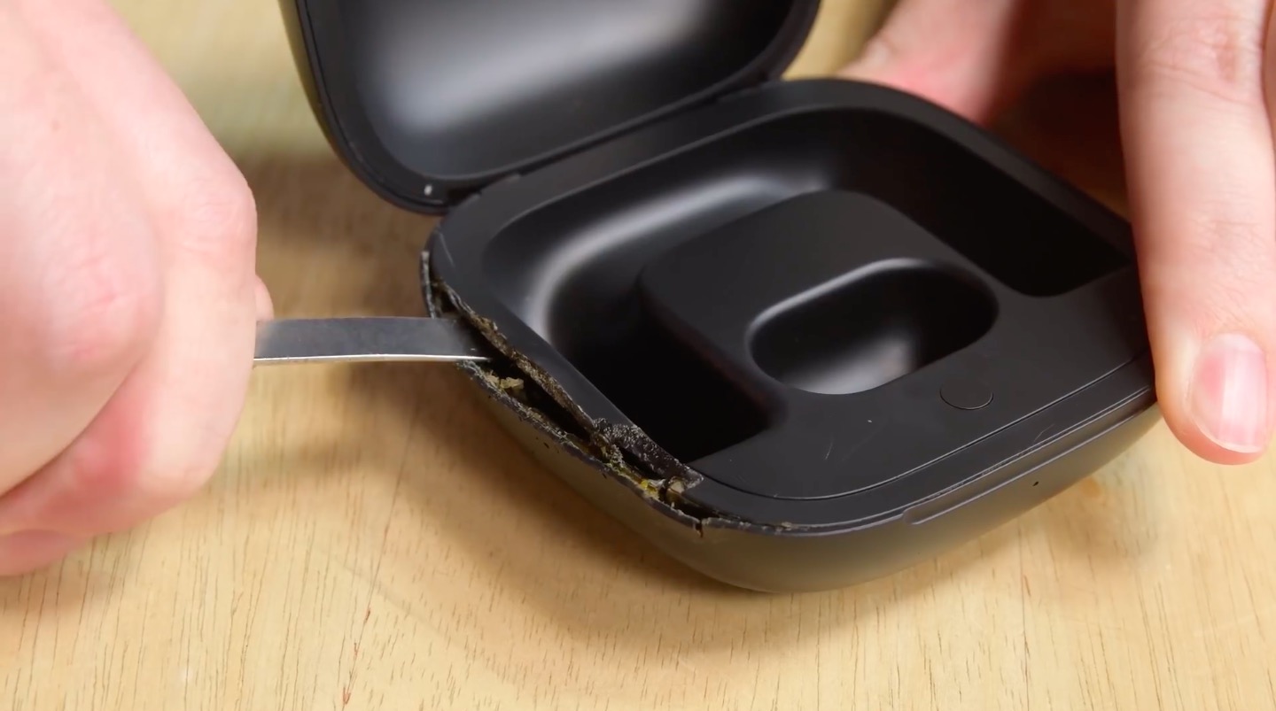 prying open device case