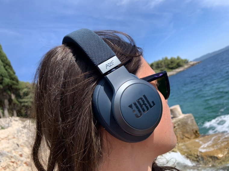 JBL Tune 650BTNC (12)