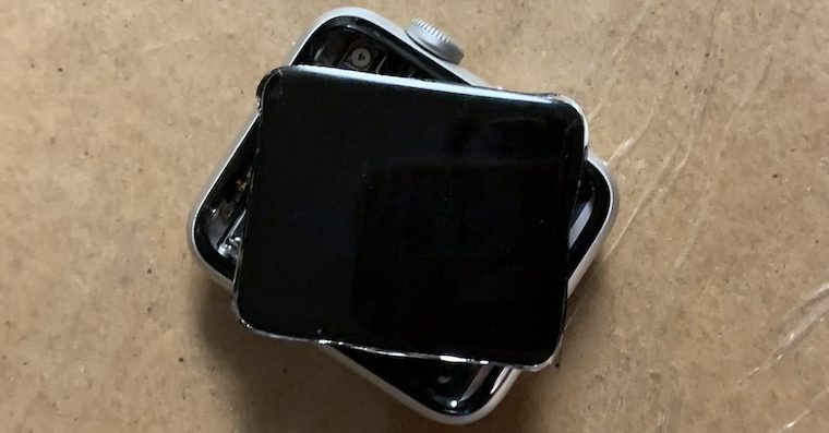 Series-3-crack-screen Praskly displej Apple Watch Series 2 ci 3