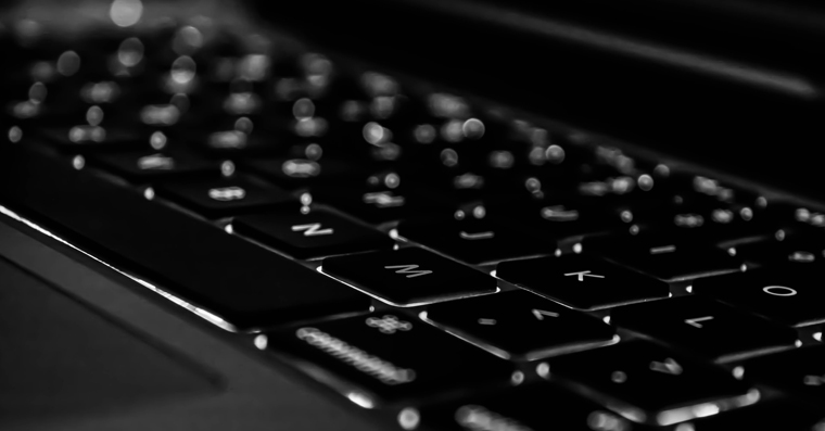 klavesnice_detail_fb detail klávesnice macbook pro