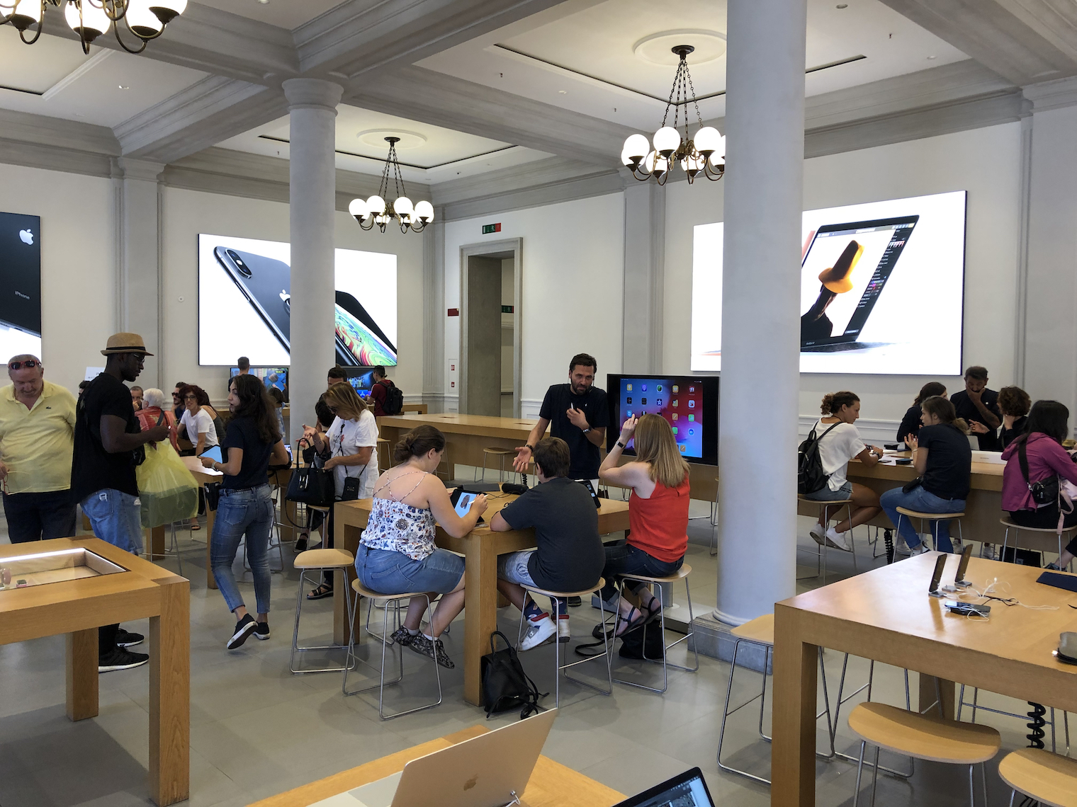 Apple store genius Apple store genius