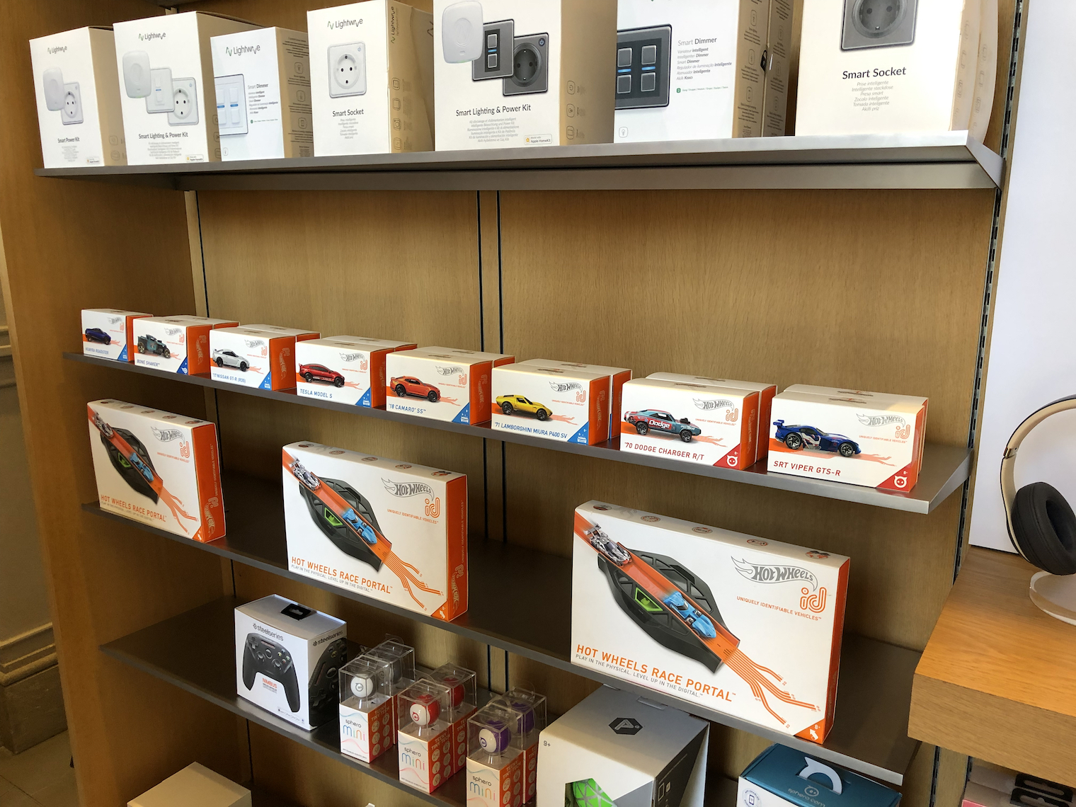 Apple store hot wheels Apple store hot wheels