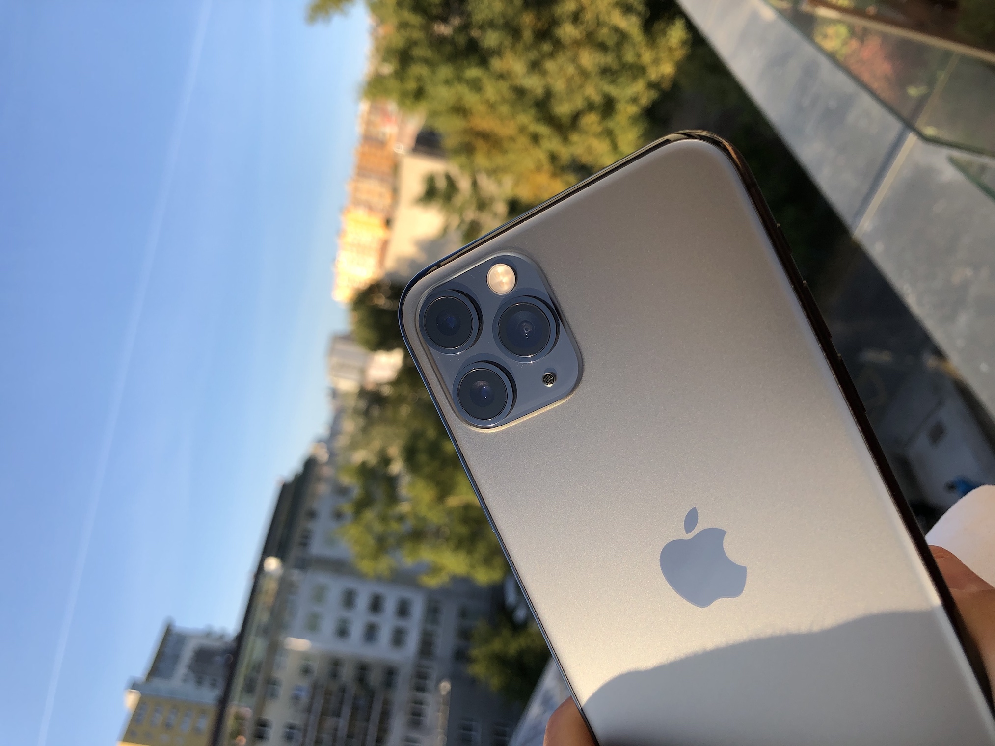 iPhone 11 Pro zadni cast iPhone 11 Pro zadni cast