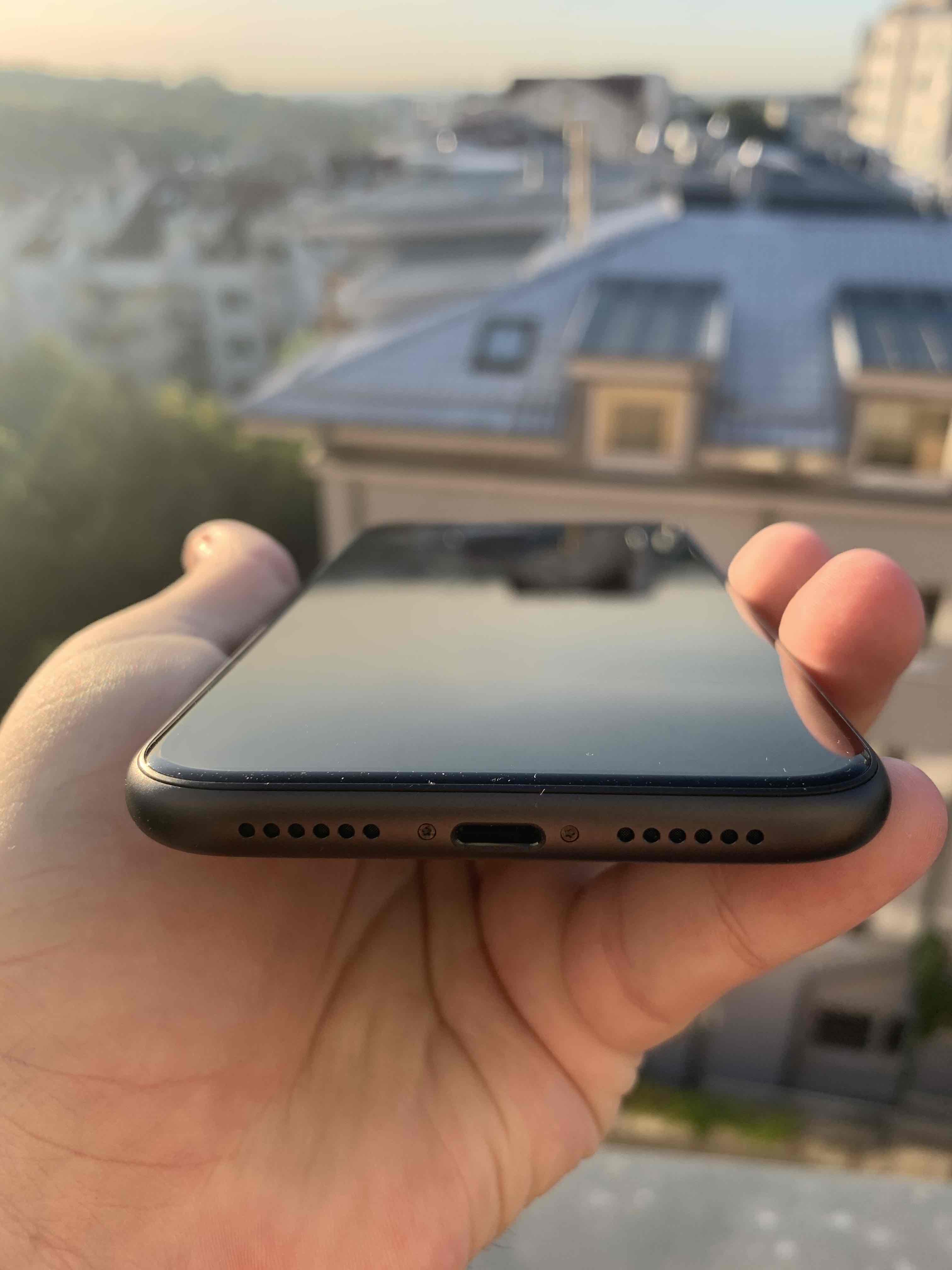 iPhone 11 detail zespodu iPhone 11 zespodu
