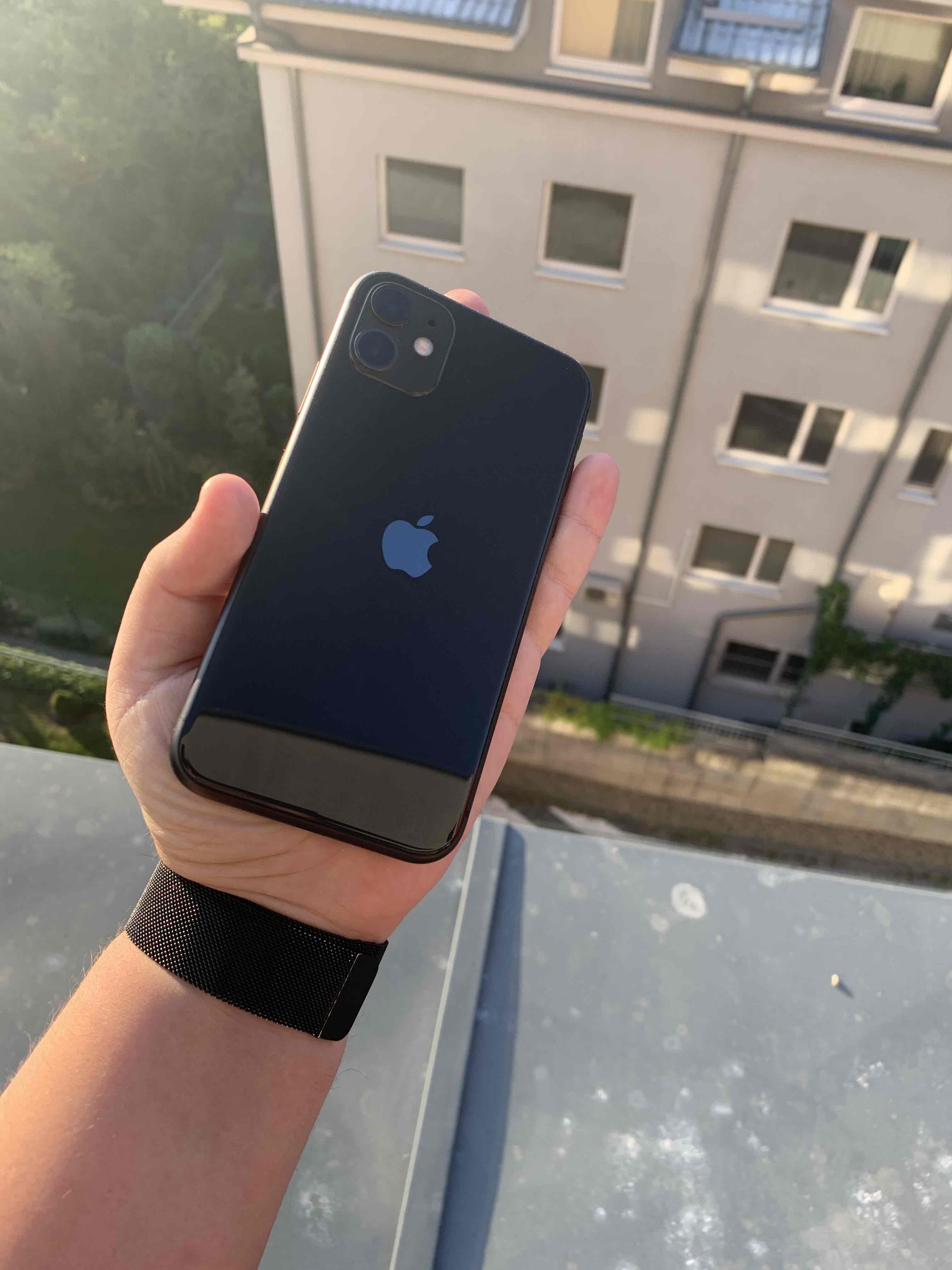 iPhone 11 zezadu iPhone 11 zezadu