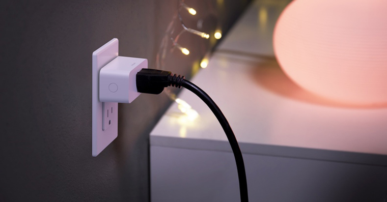phillips hue smart plug Fb