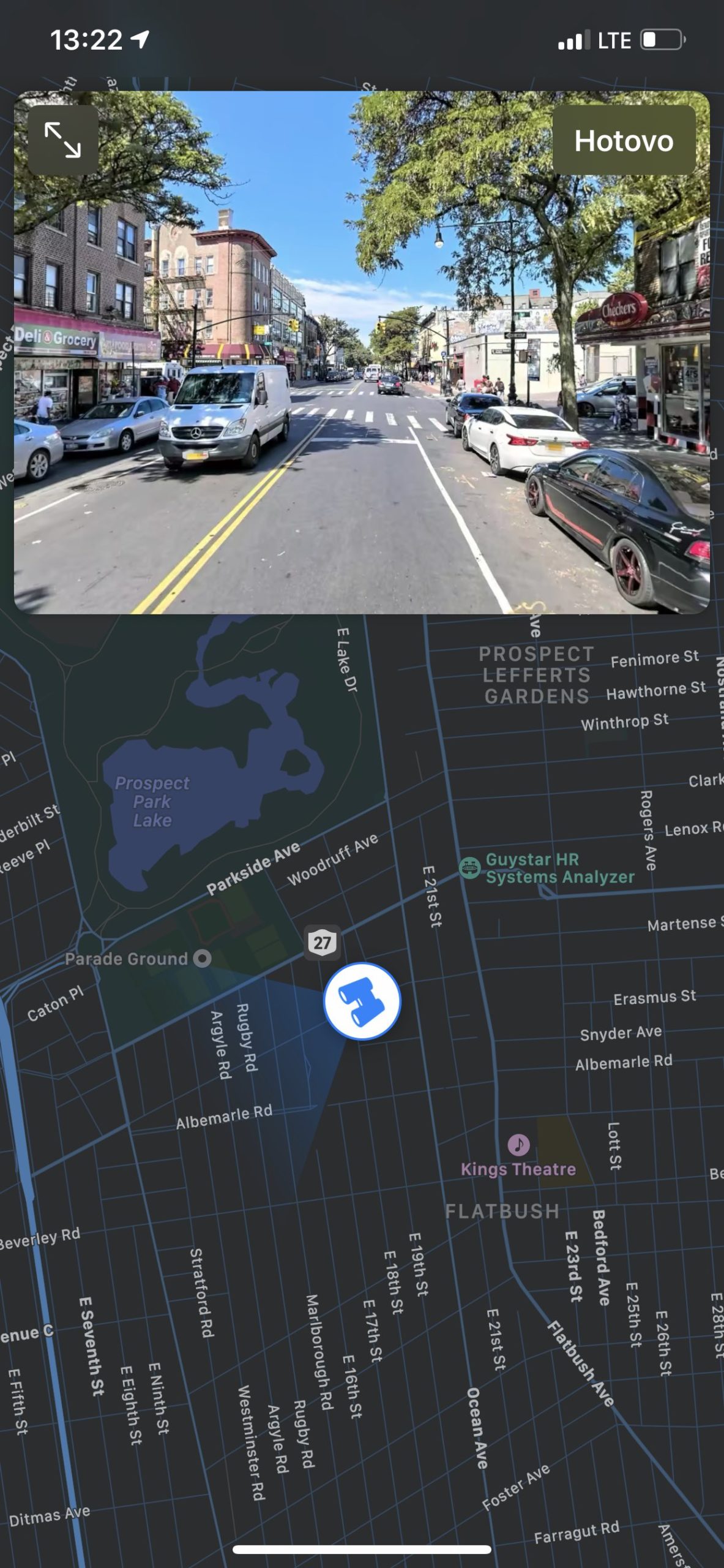 Look Around Apple 2 Screenshot z Apple Maps, konkrétně funkce Look Around