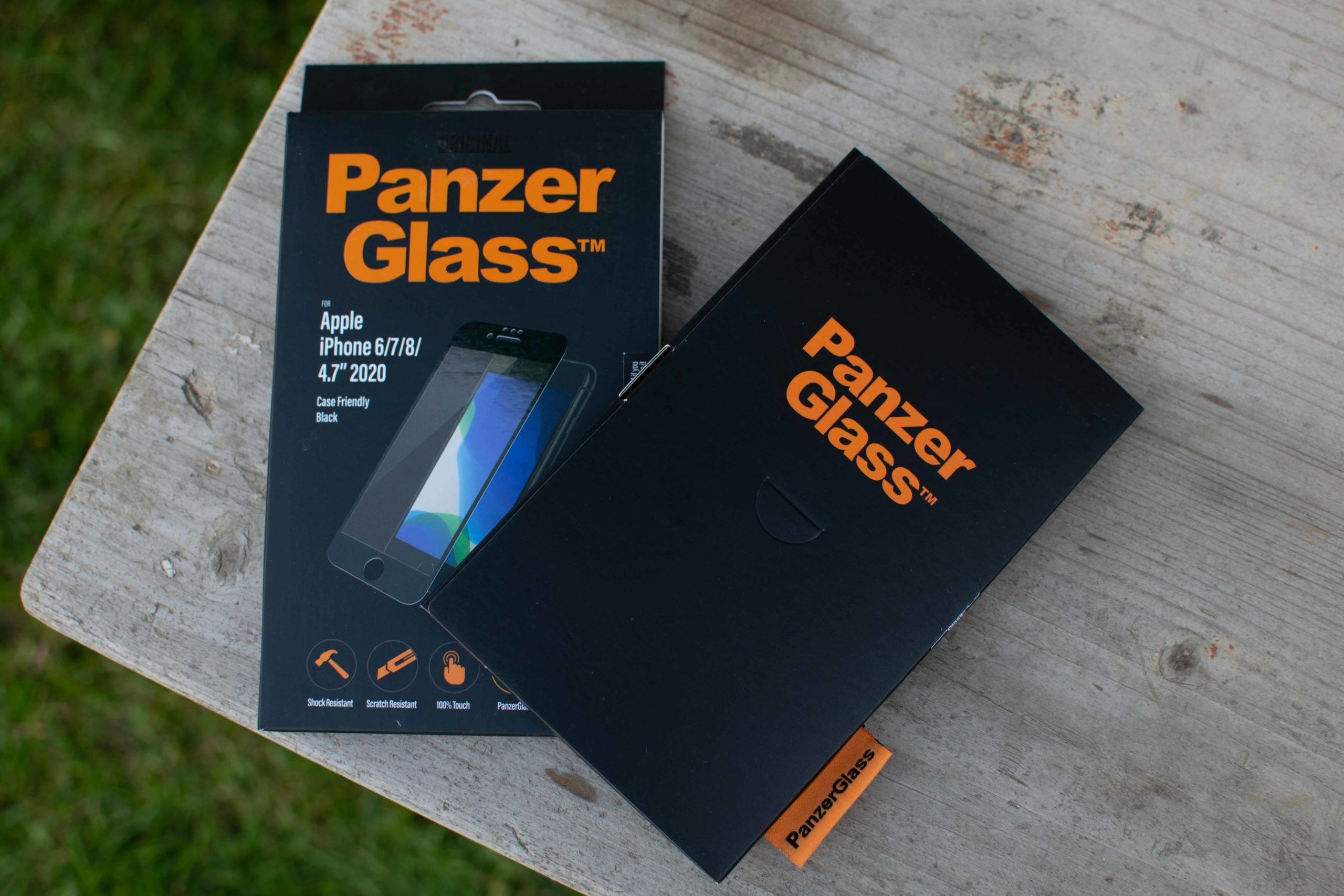 Sklo PanzerGlass Edge-to-edge na iPhone SE 2020