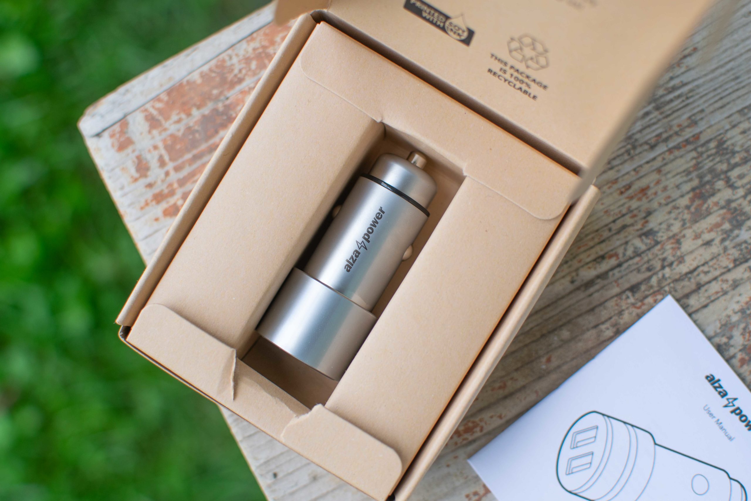 AlzaPower Car Charger X520 6