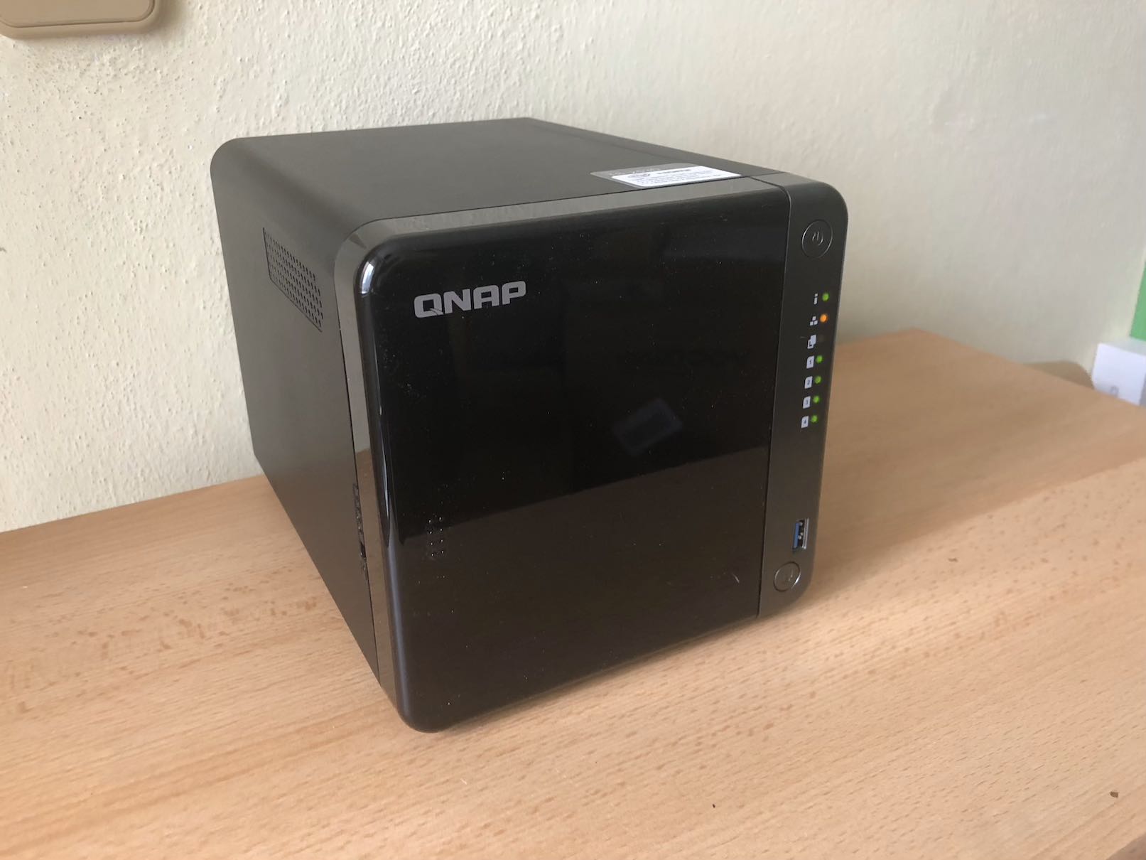 QNAP TS-453D 2 QNAP TS-453D