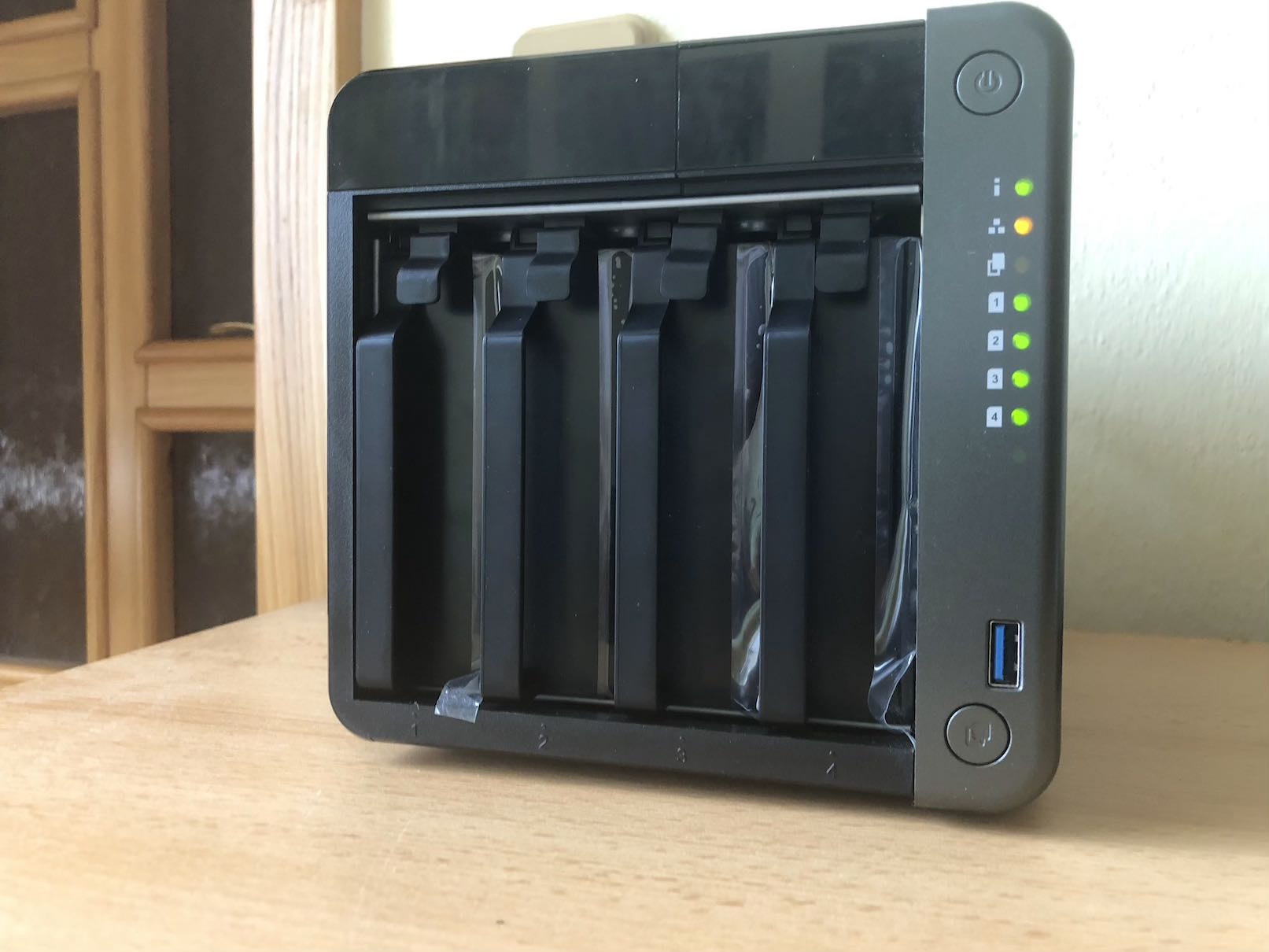 QNAP TS-453D 8 QNAP TS-453D