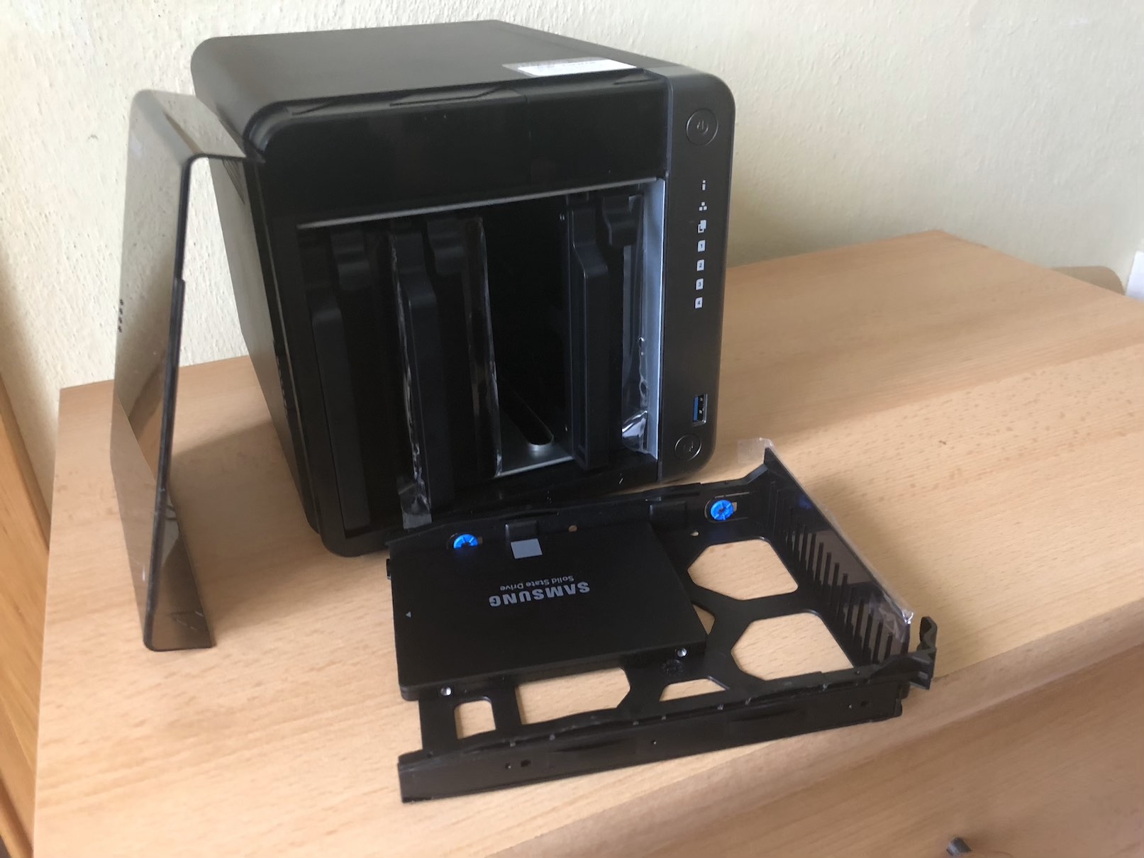 QNAP TS-453D zapojeni 3 QNAP TS-453D