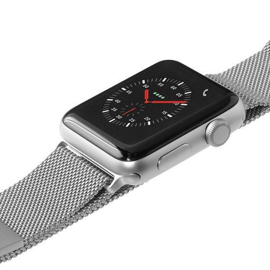 smartwatch with mesh band