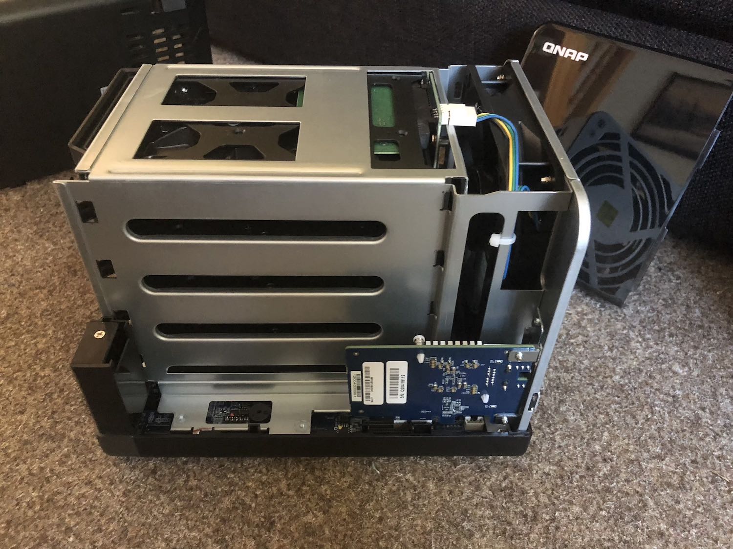 QNAP TS-453D 3 cast 12 QNAP TS-453D