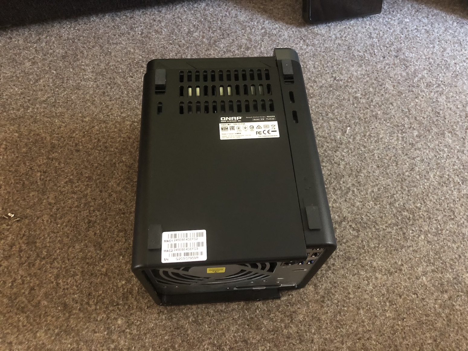 QNAP TS-453D 3 cast 17 QNAP TS-453D