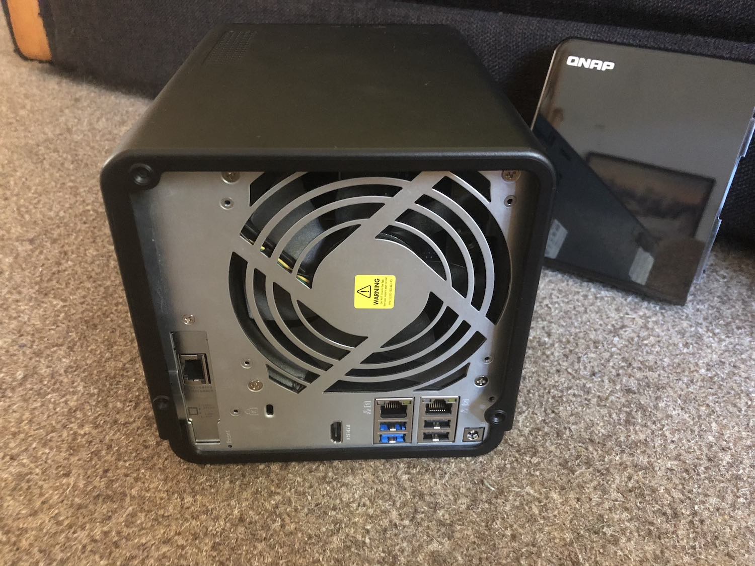 QNAP TS-453D 3 cast 2 QNAP TS-453D