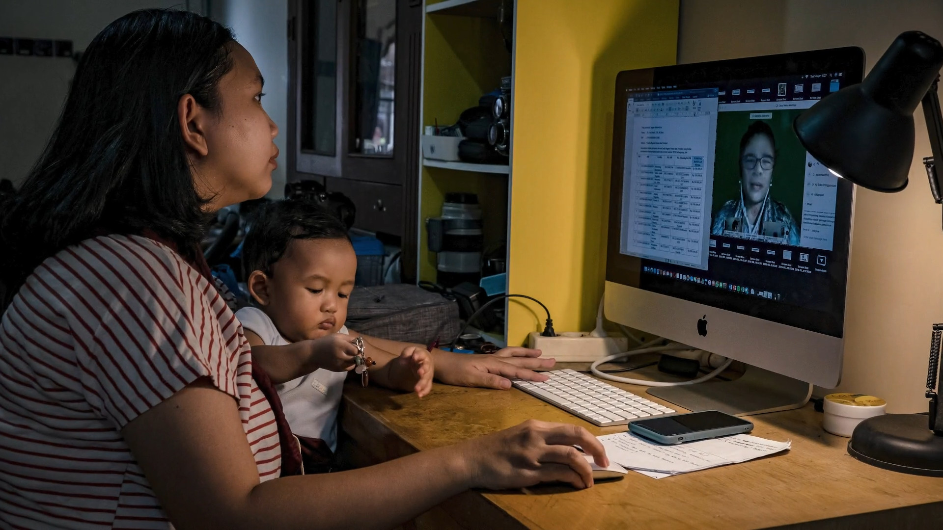 mother and child video call