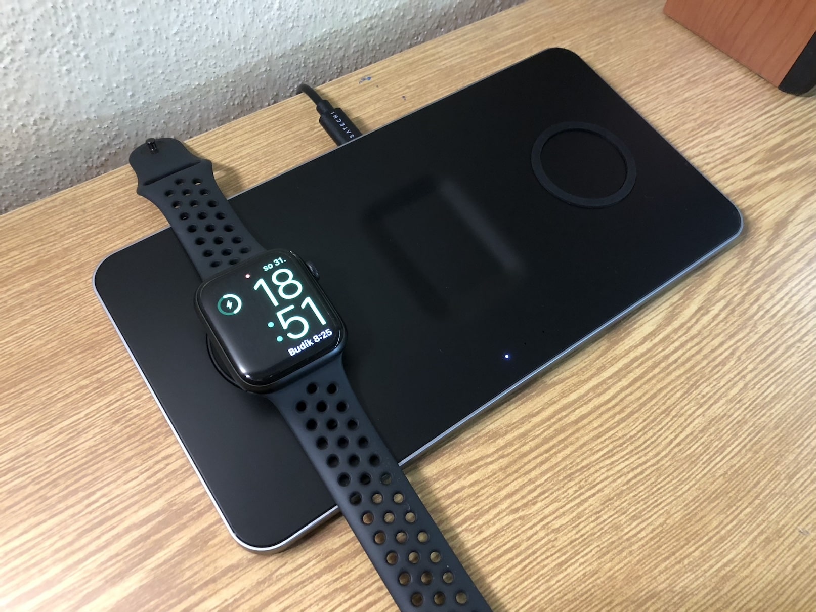 Satechi Trio Wireless Charging Pad 10 Satechi Trio Wireless Charging Pad
