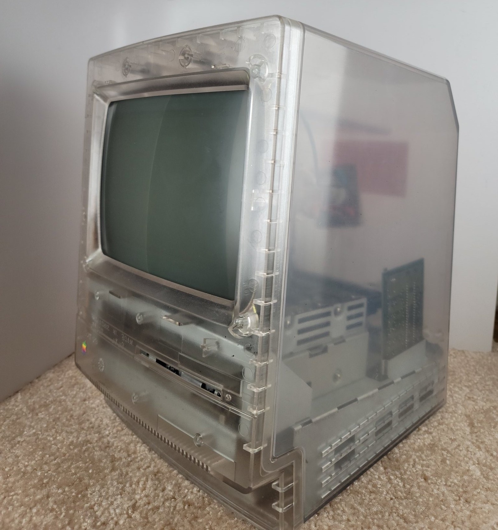 macintosh-clear-prototype-1