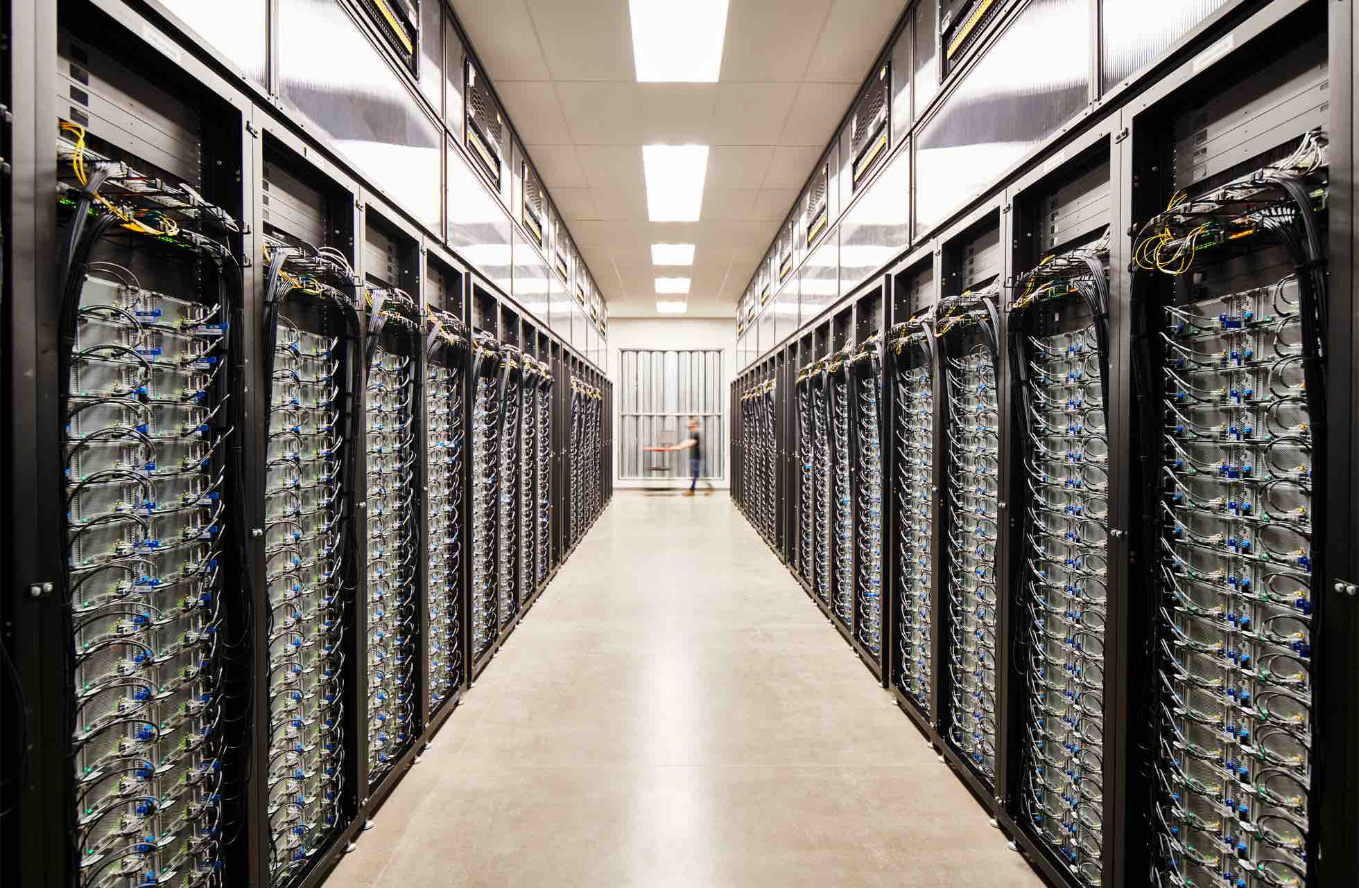 Apple_green-bonds-create-clean-power_data-center_031721 Apple_green-bonds-create-clean-power_data-center_031721