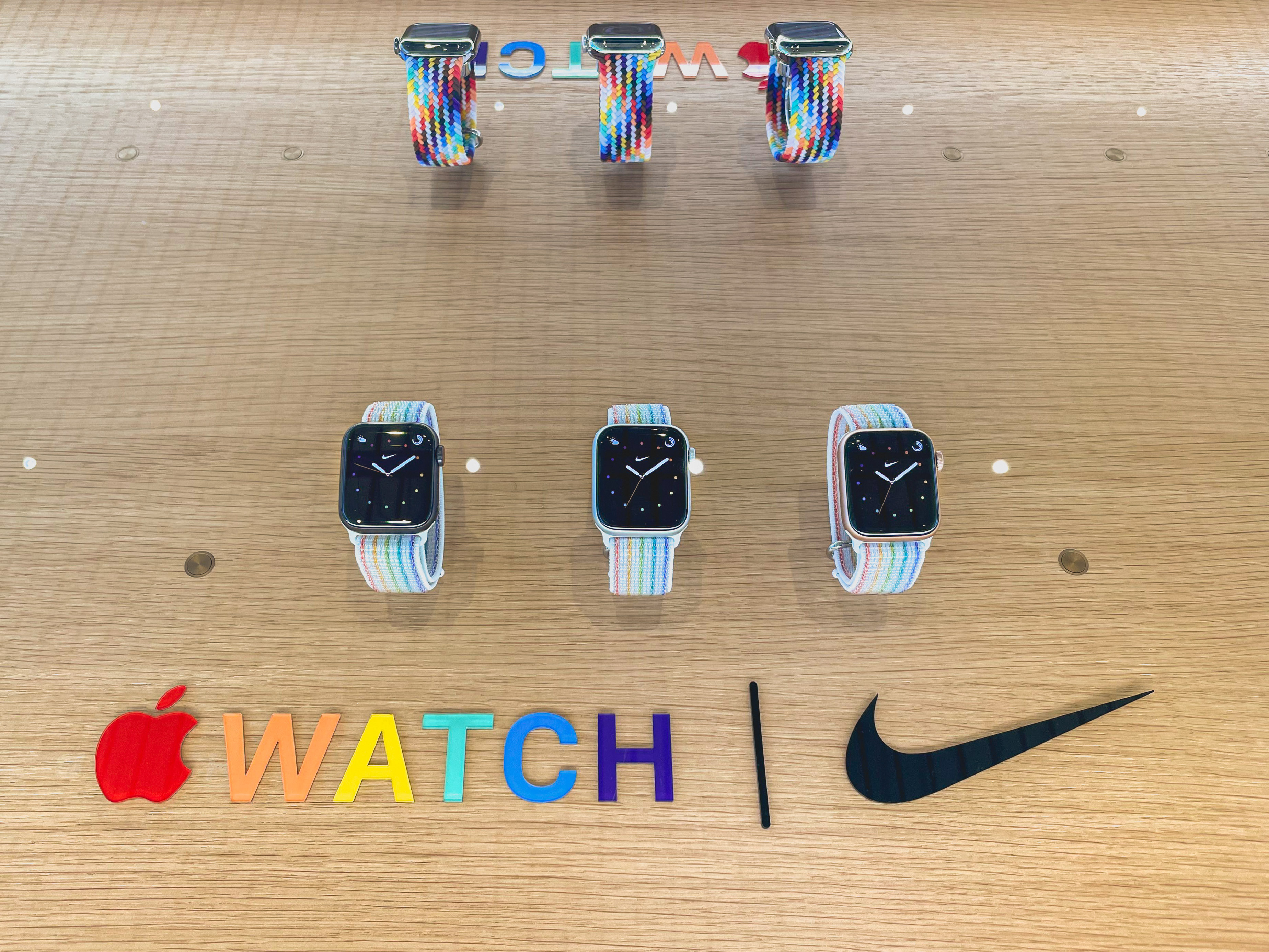 Apple Watch Pride Edition 4 Apple Watch Pride Edition