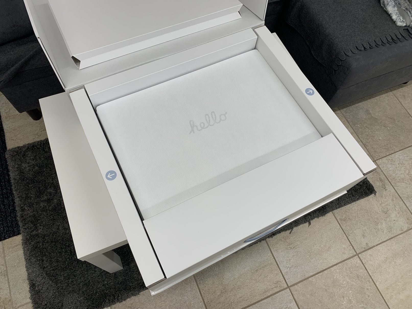 unboxing 24" iMac 2021