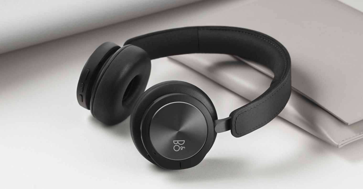 black headphones on table