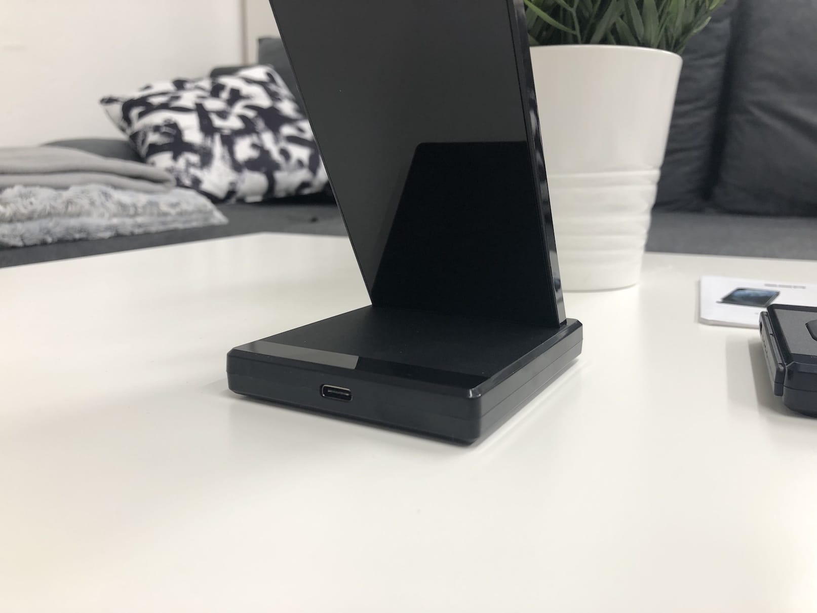 ESR 3in1 Wireless Station 11 ESR 3in1 Wireless Station