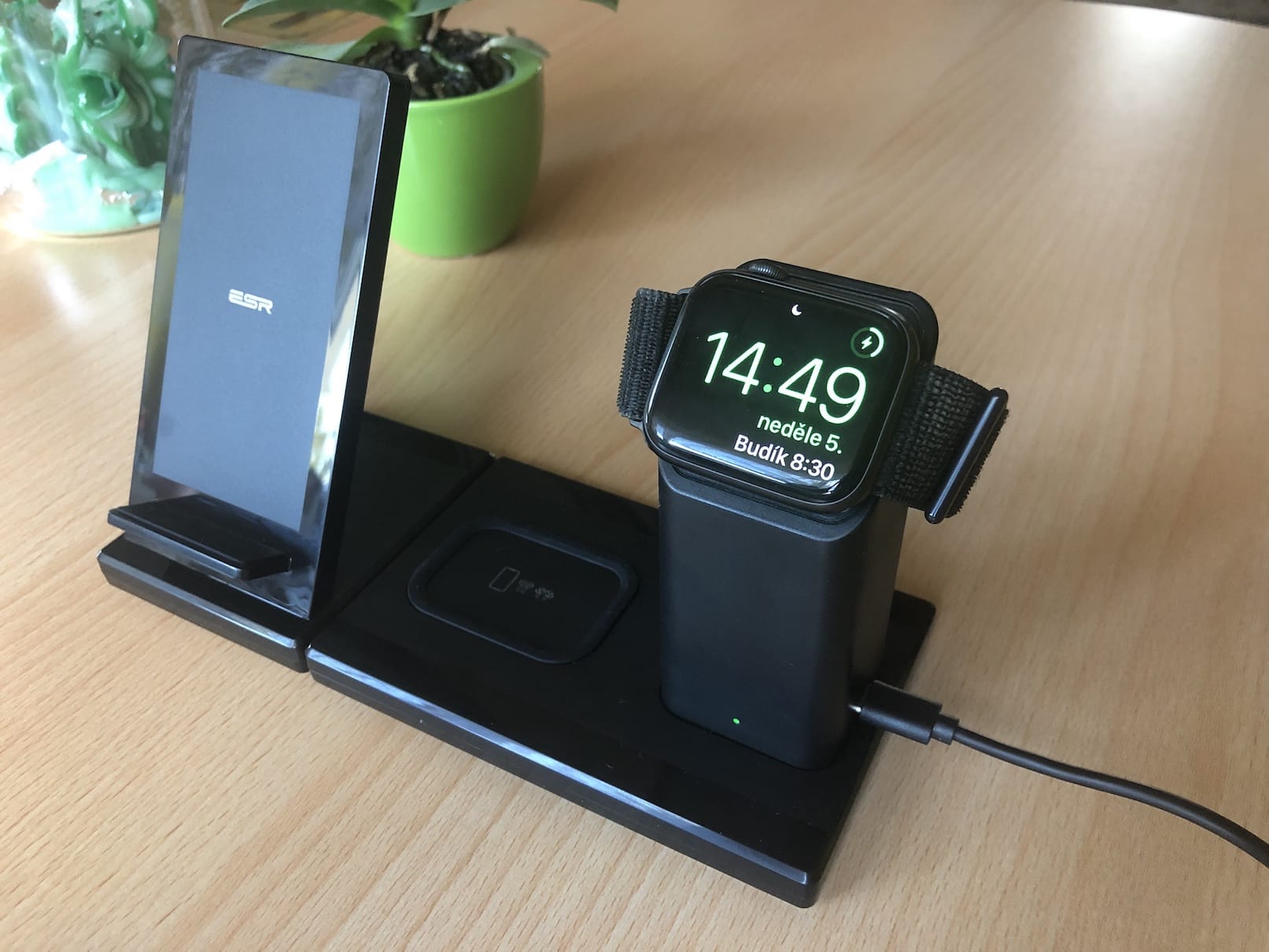 ESR 3in1 Wireless Station 3 ESR 3in1 Wireless Station