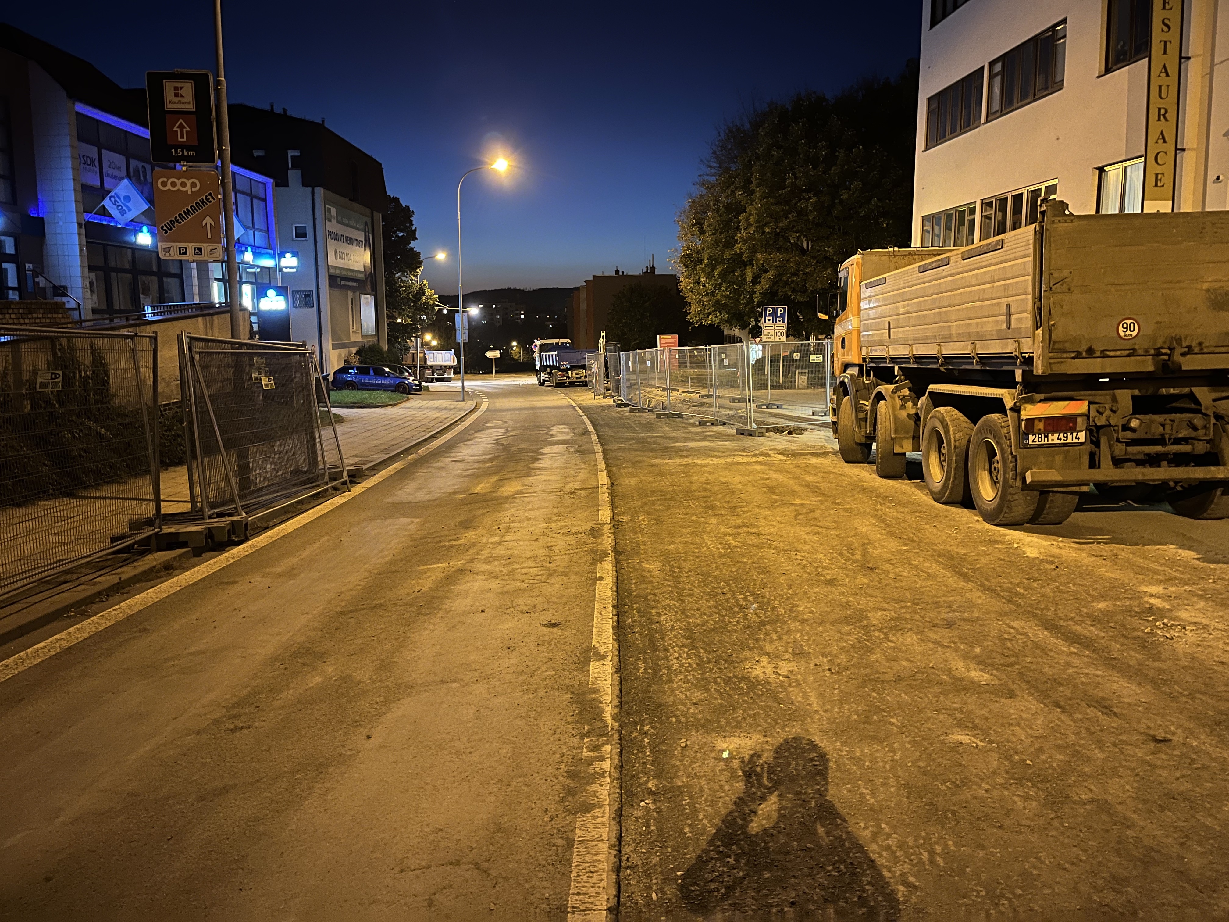 construction road night