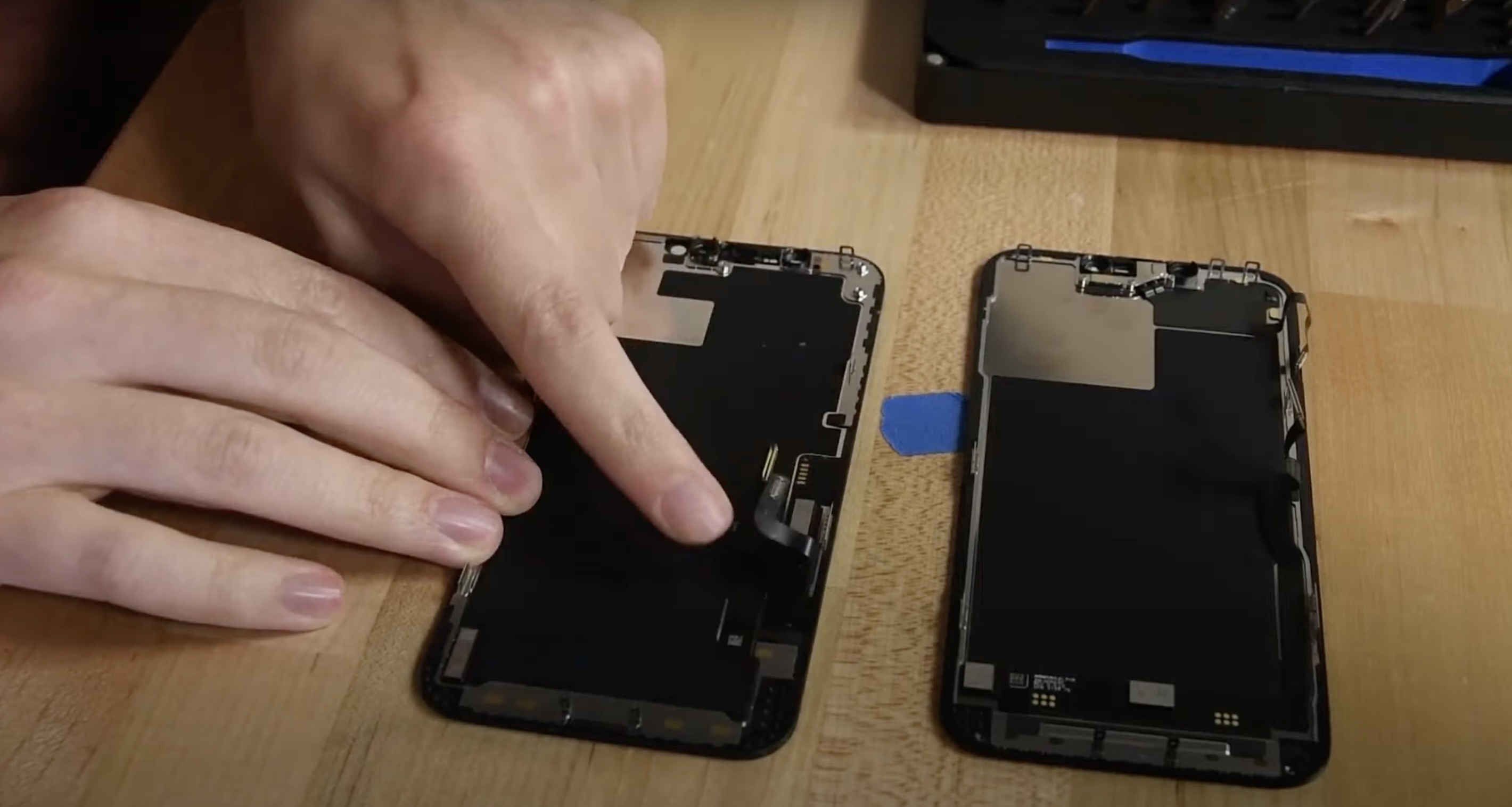 ifixit iphone13 video 4