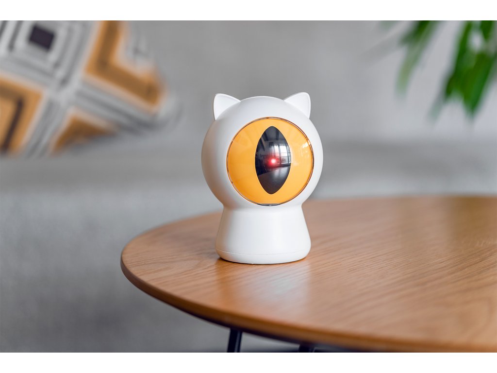 tesla cat eye on table