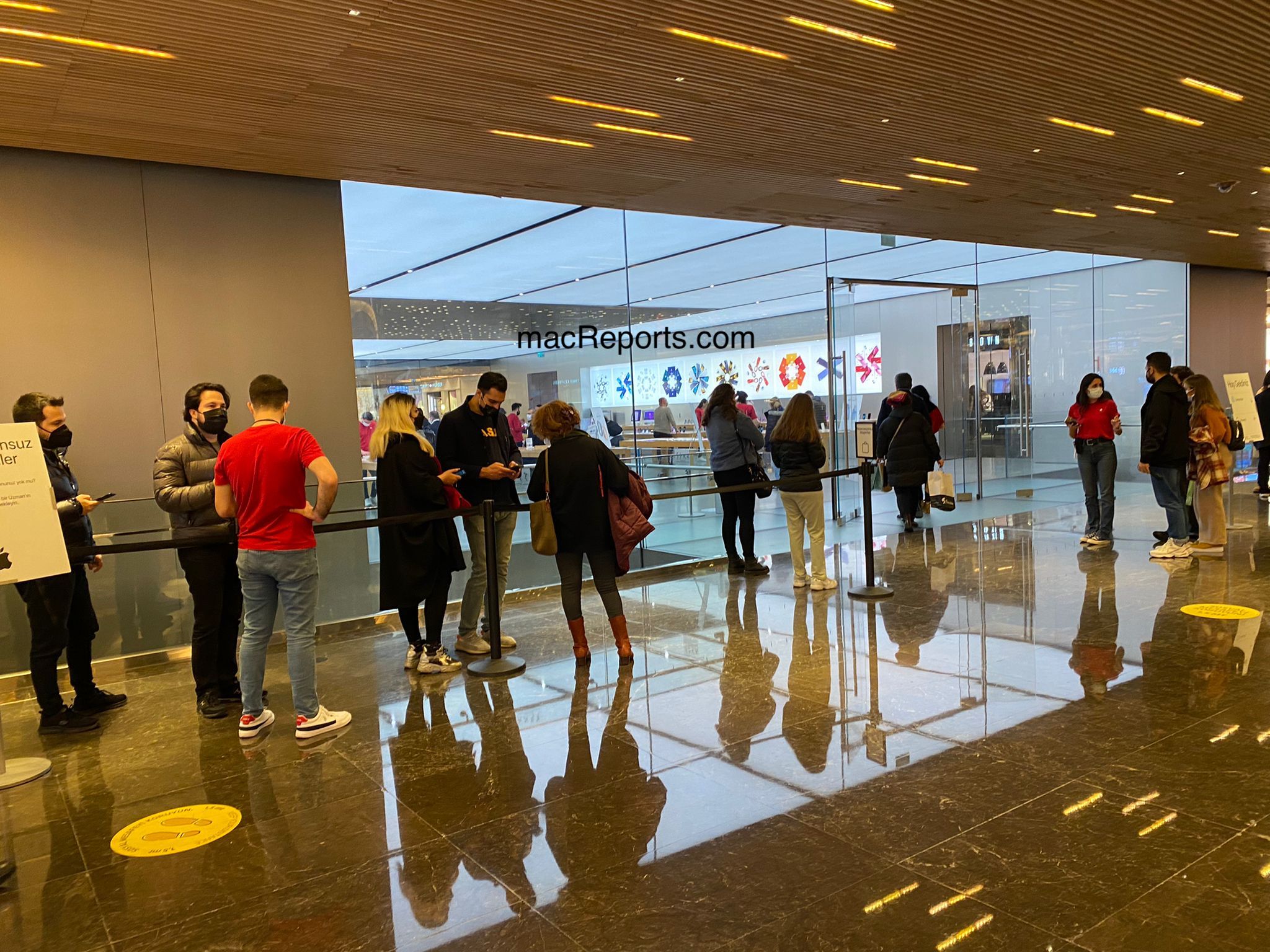 apple-store-5 MacReports