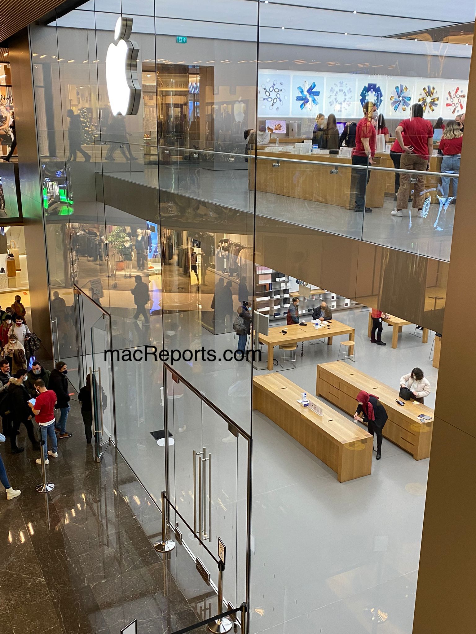apple-store-8 MacReports