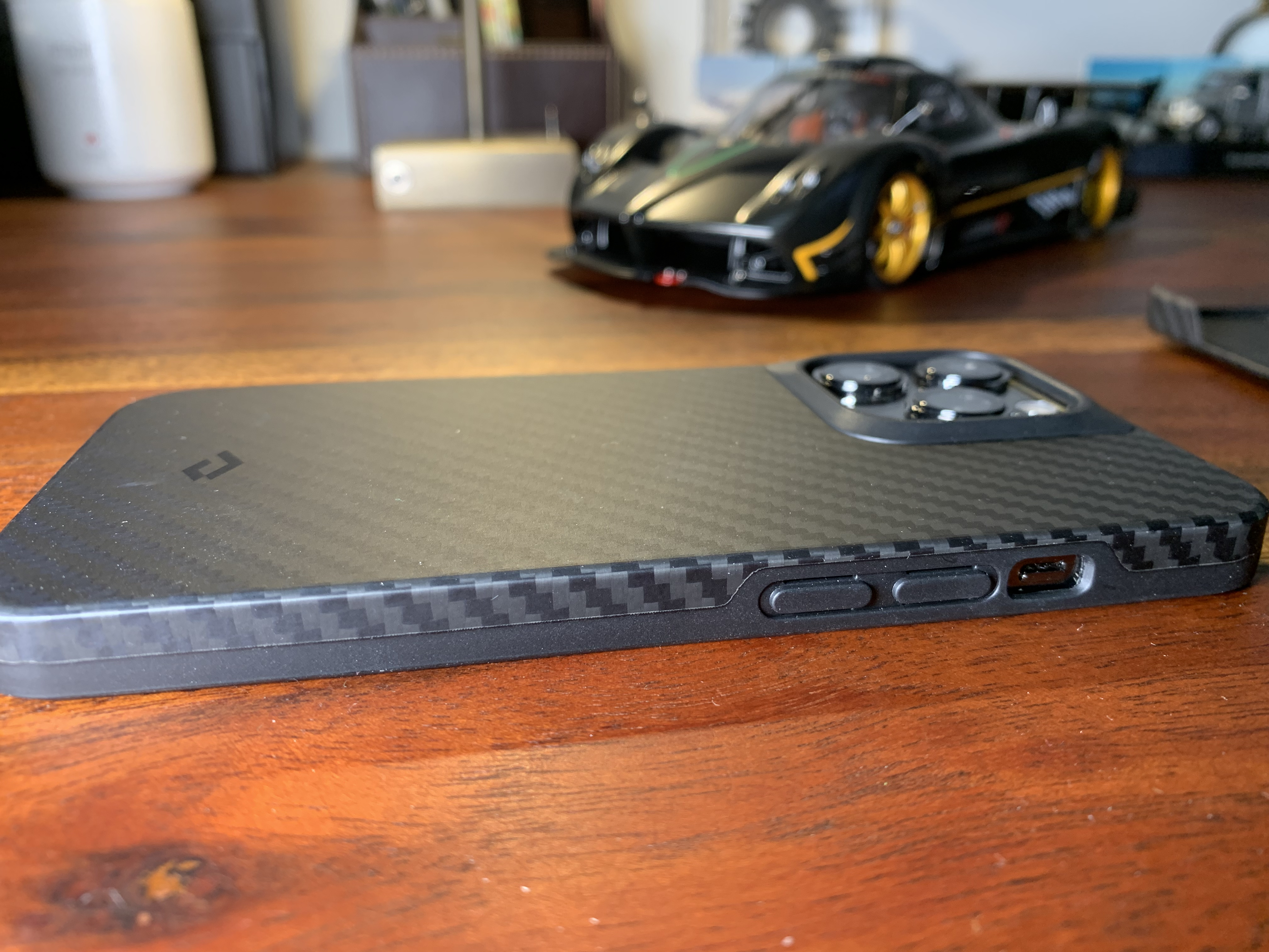 carbon fiber phone case side view