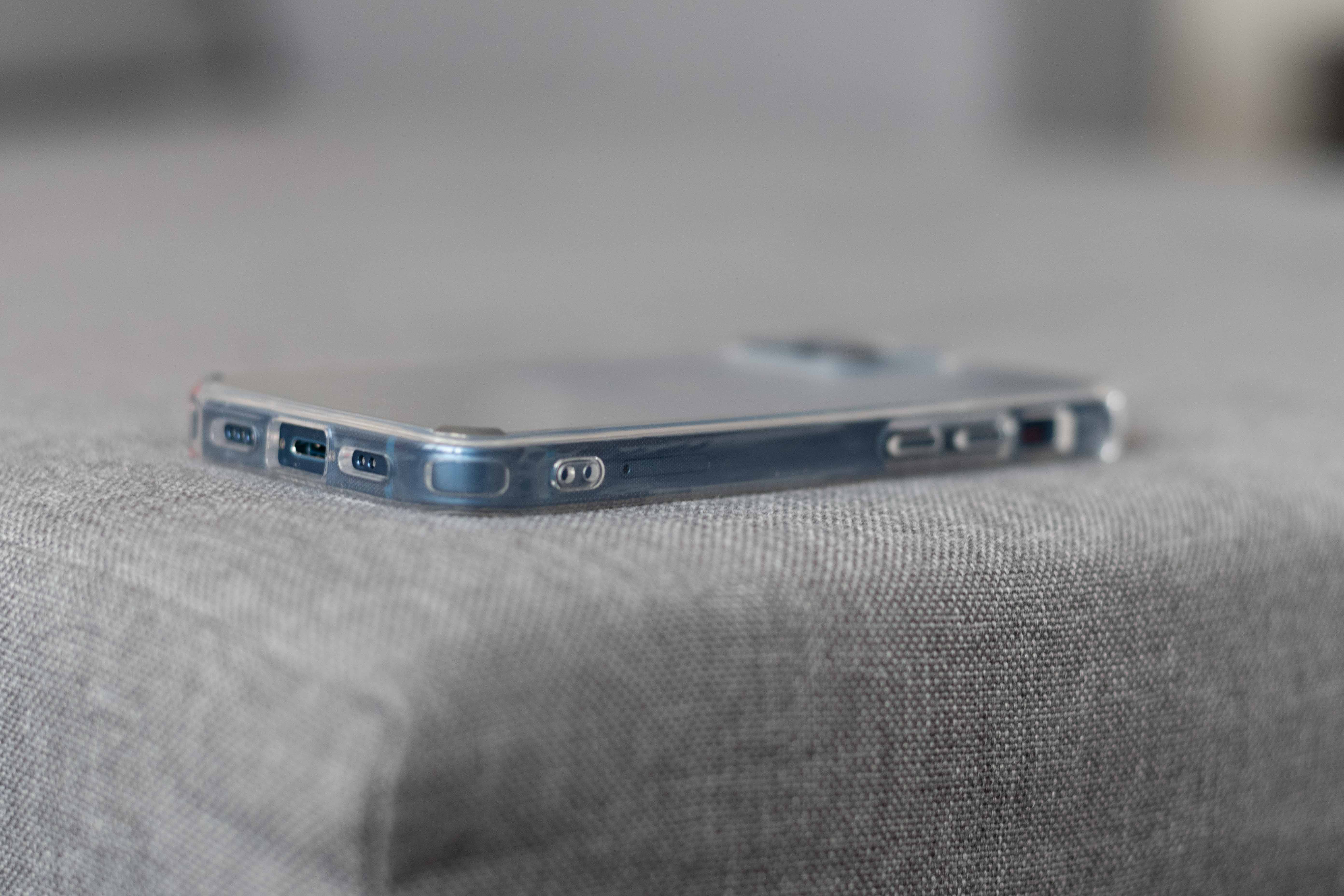 PanzerGlass HardCase na iPhonu 13 minu