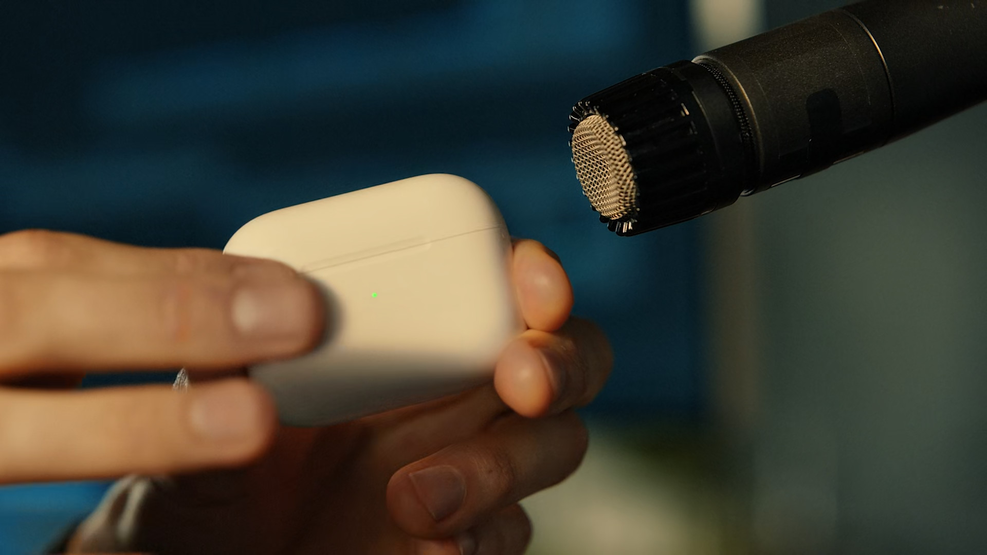airpods case microphone
