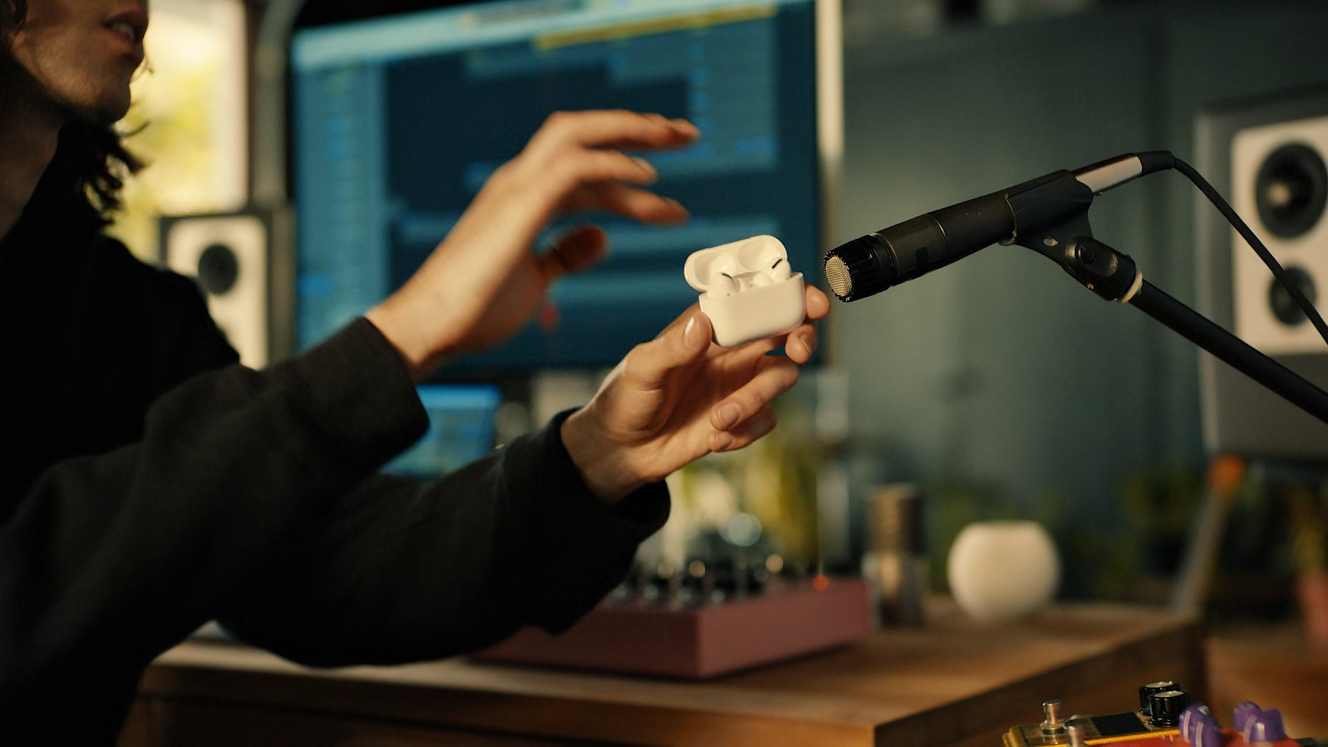 airpods microphone recording