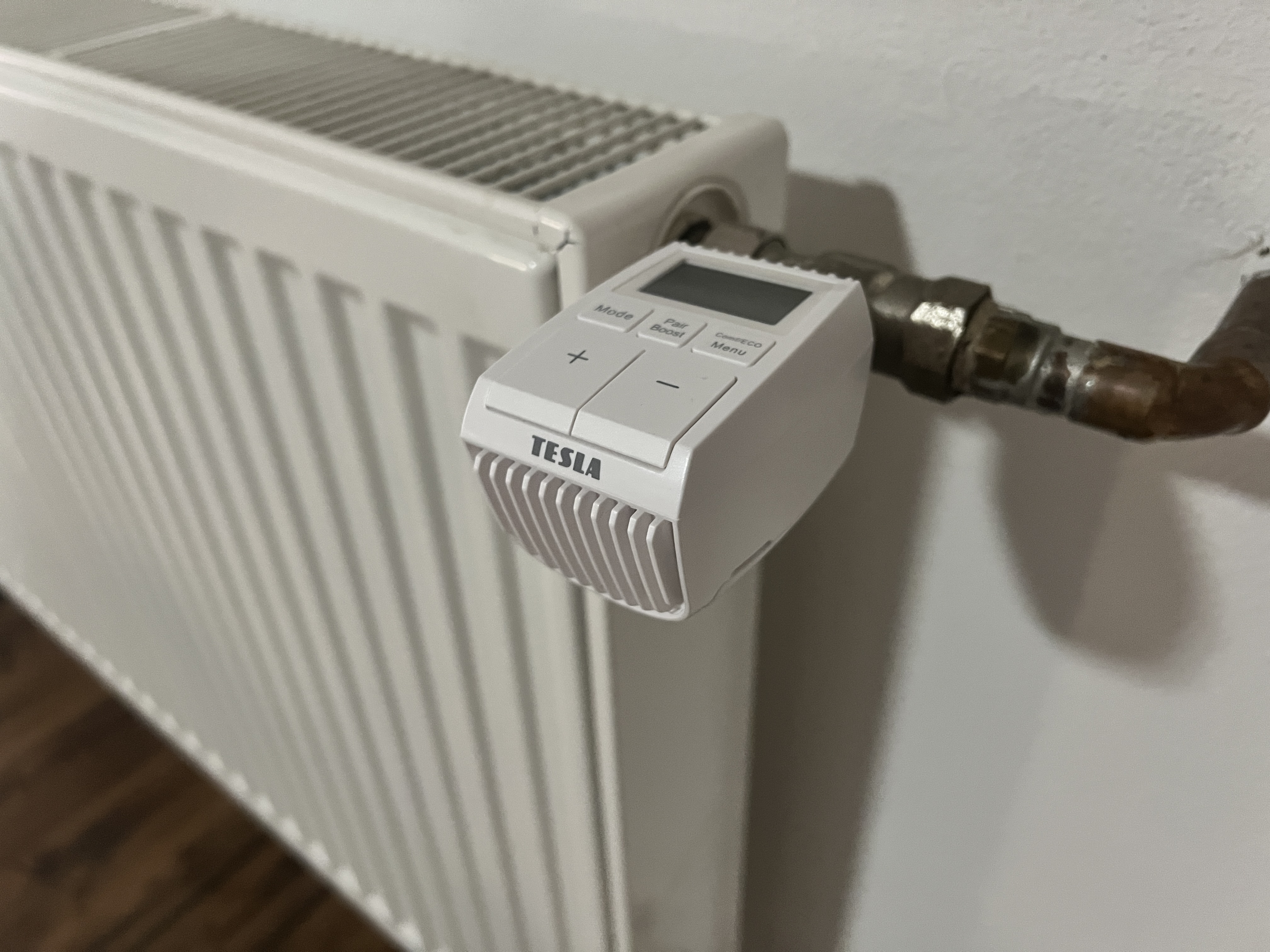 Tesla termostatická hlavice