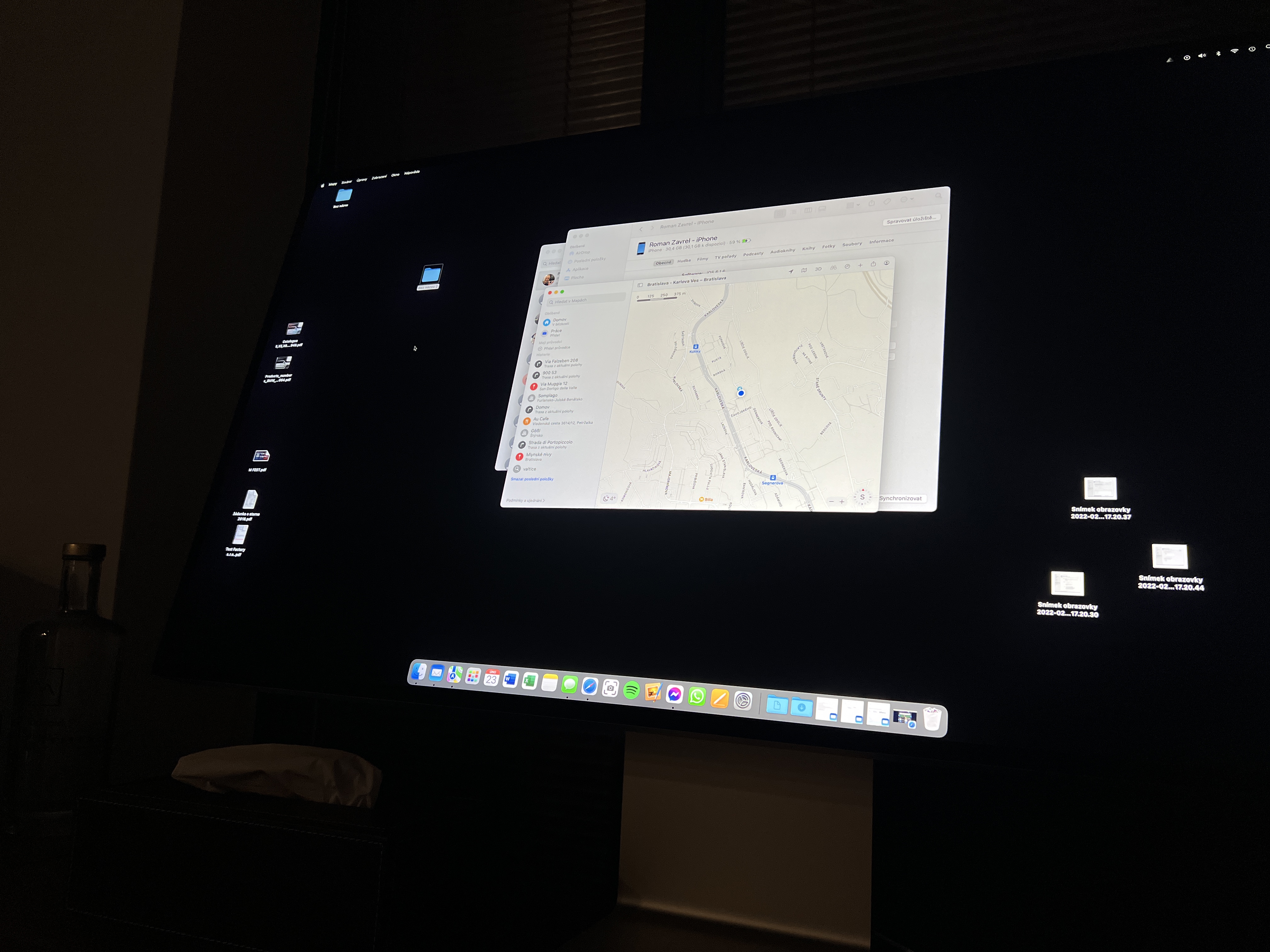 computer screen desktop view