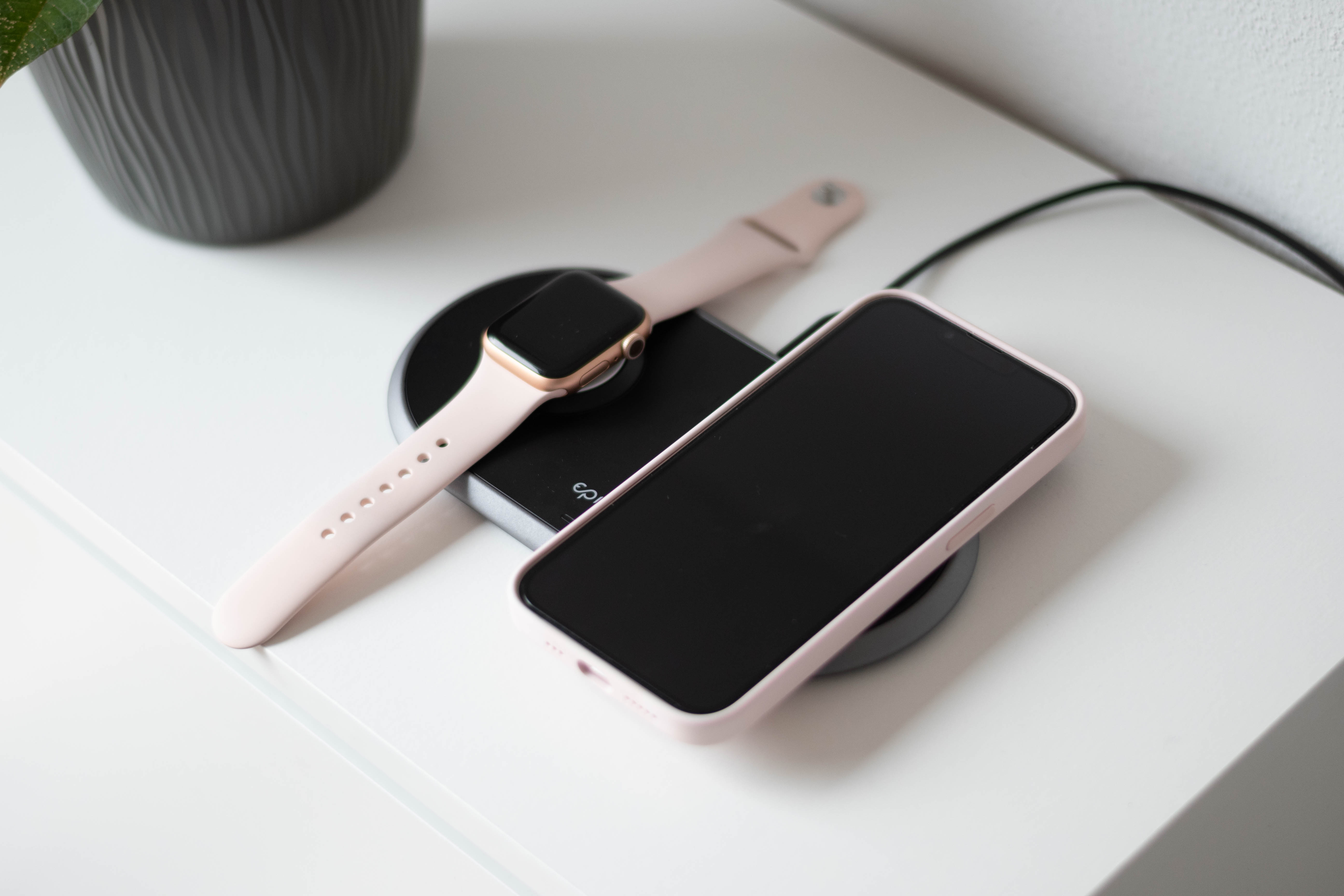 EPICO Charging Base 2in1