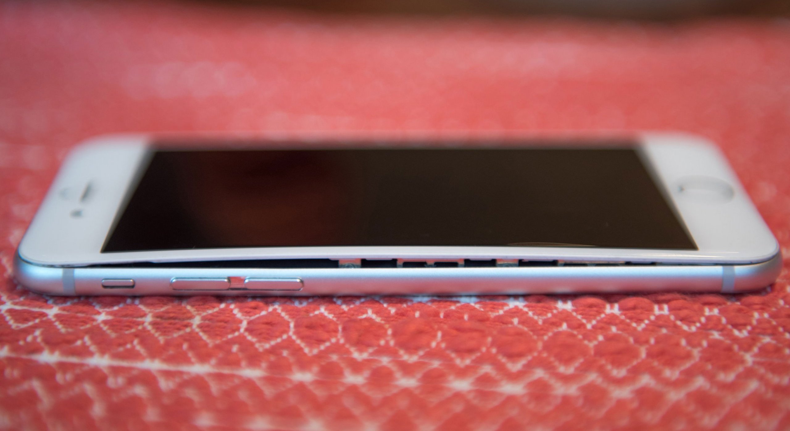 nefouknutá baterie iphone