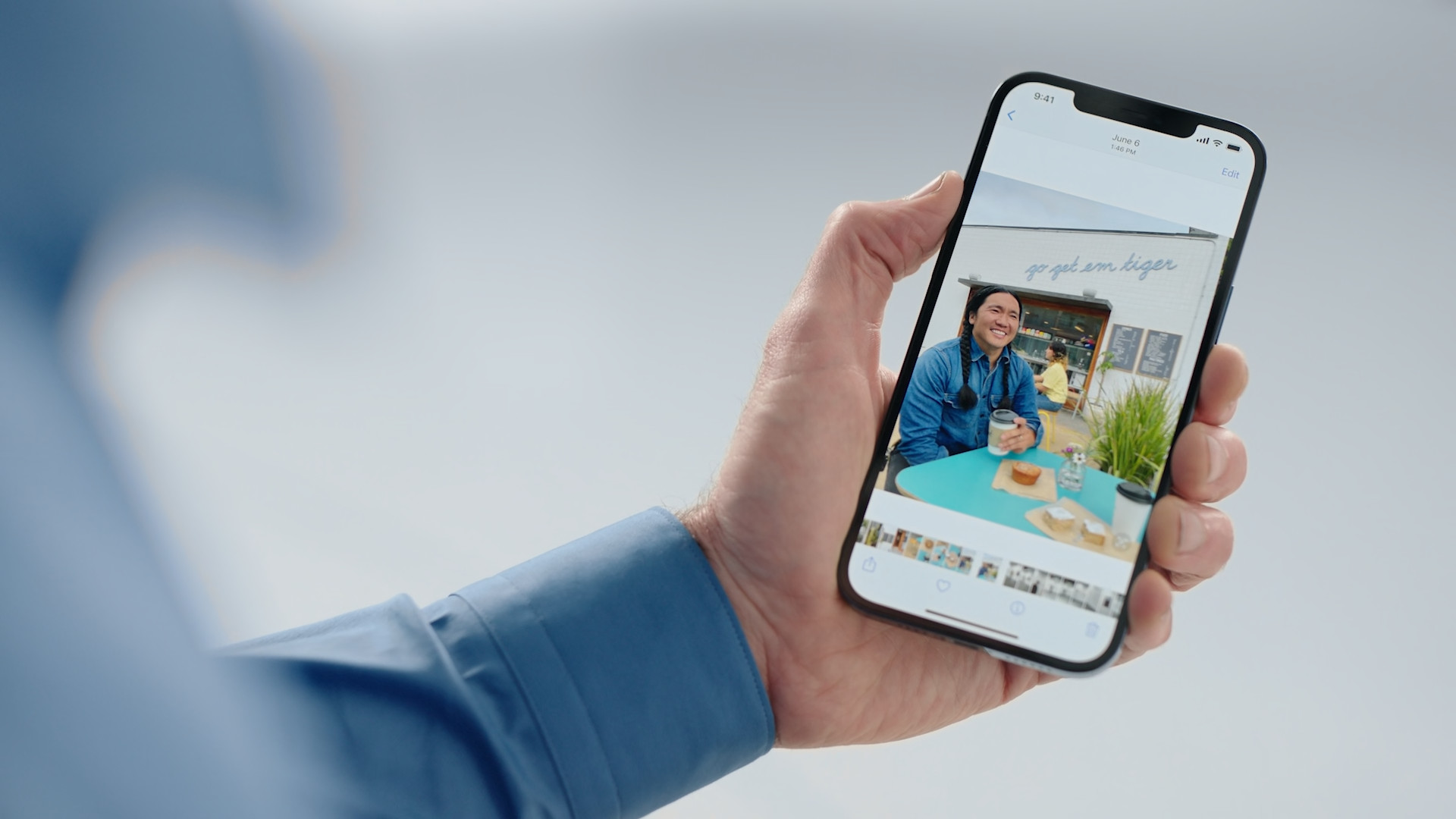 smartphone photo view