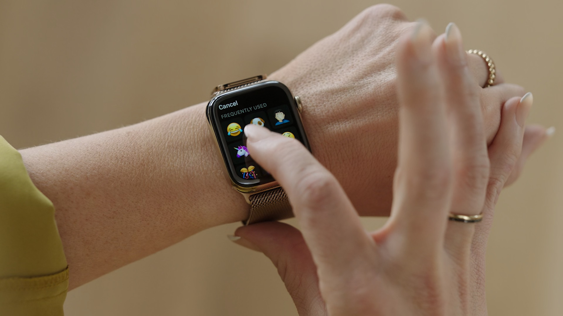 smartwatch emoji message