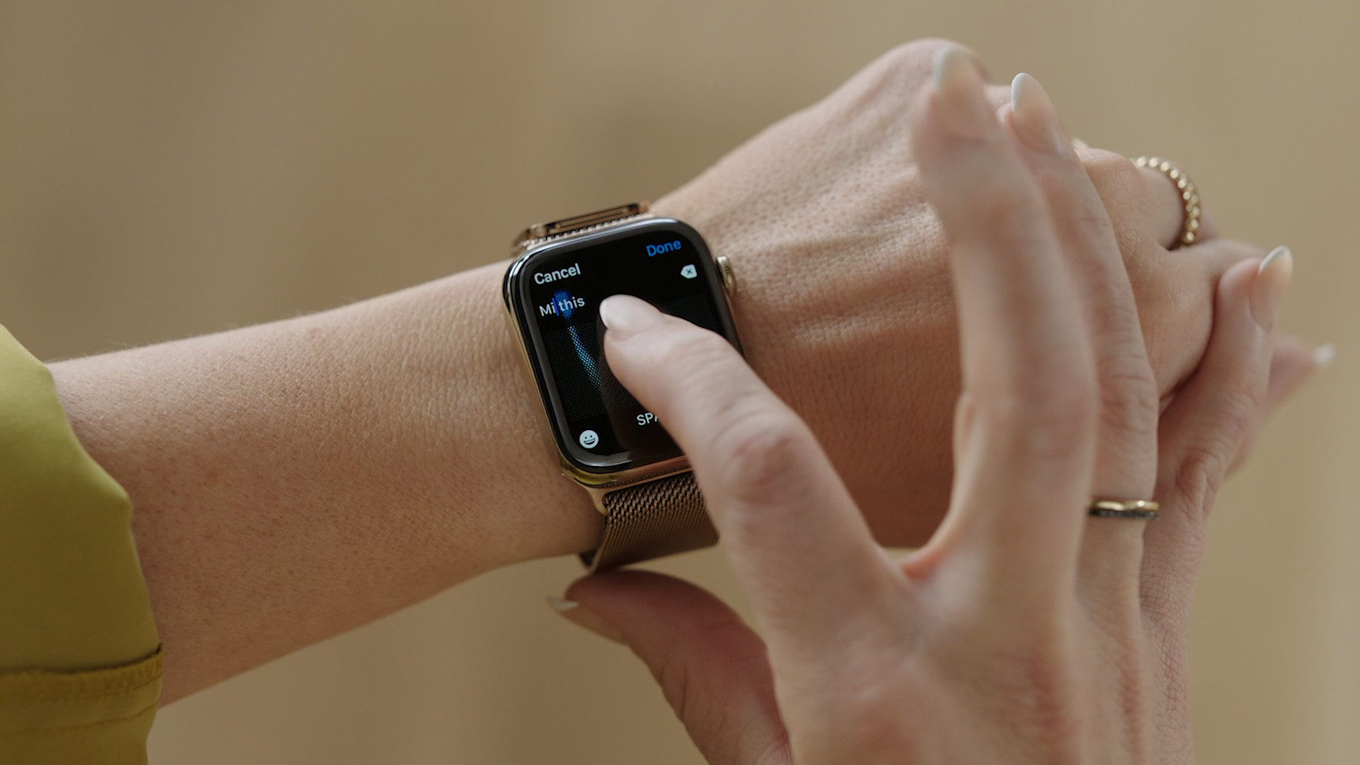 smartwatch selecting contact