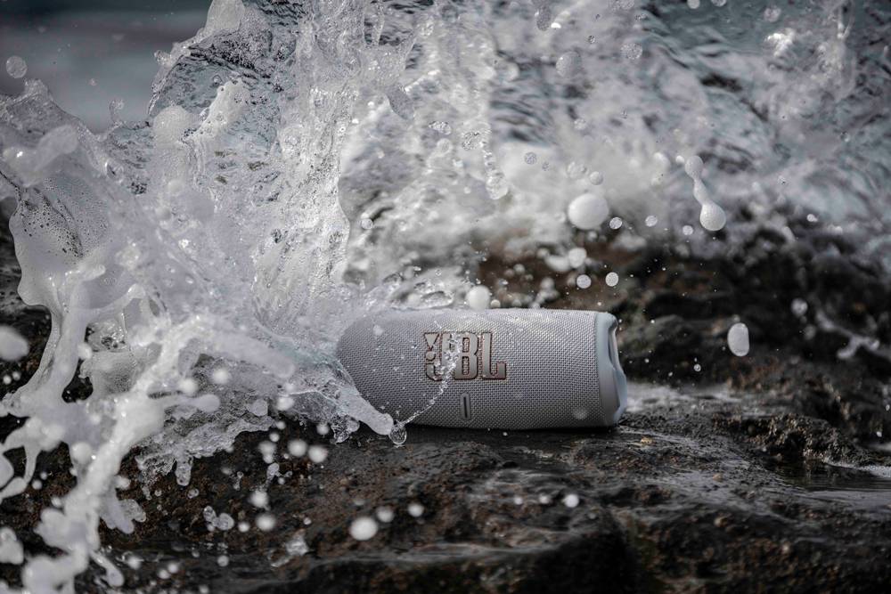 Přenosný reproduktor JBL Charge 5 nyní pořídíte za bezkonkurenční cenu