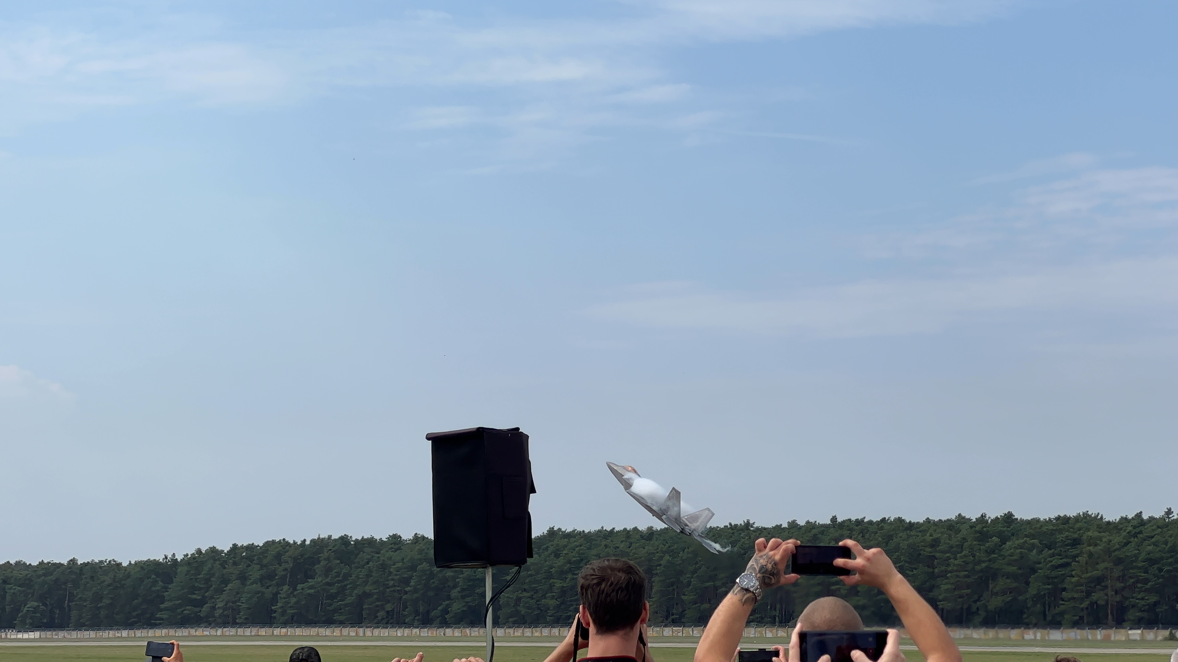 air show jet takeoff