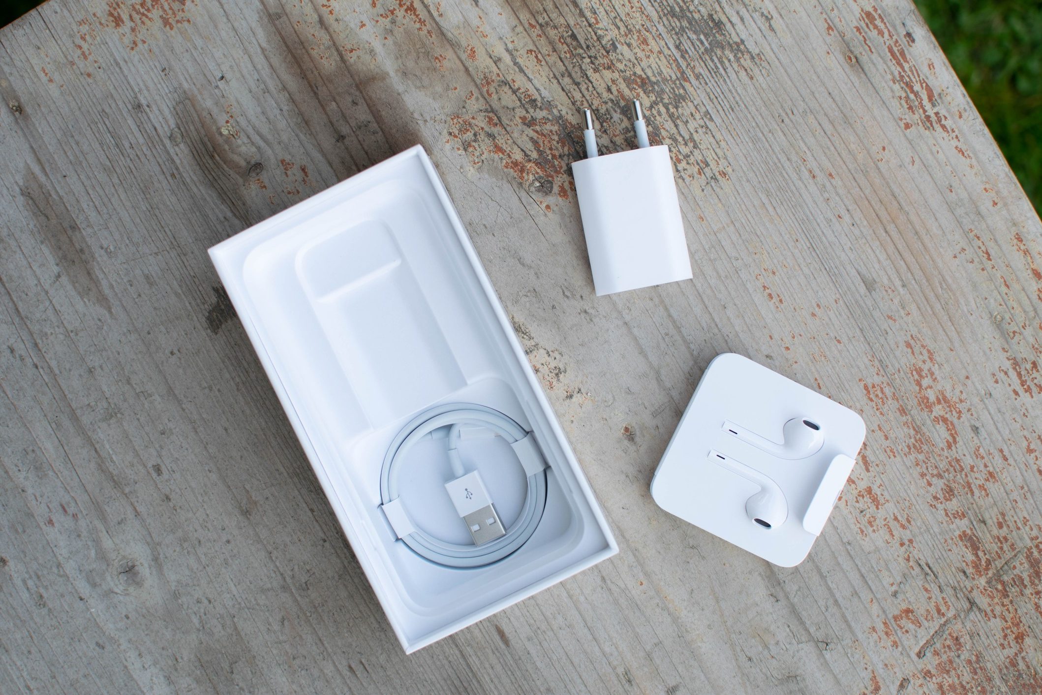 iPhone SE 2. generace 10 rotated